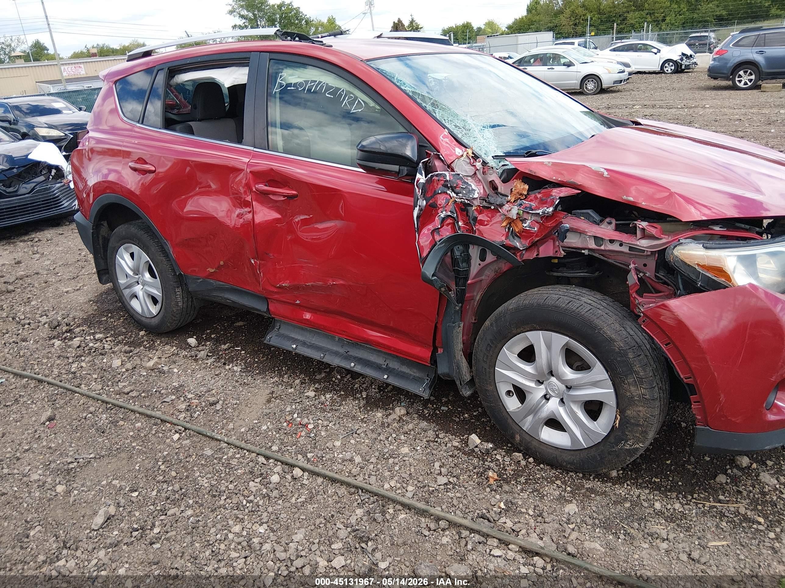 2015 Toyota Rav4 Le Красный vin: JTMBFREV4FJ030332