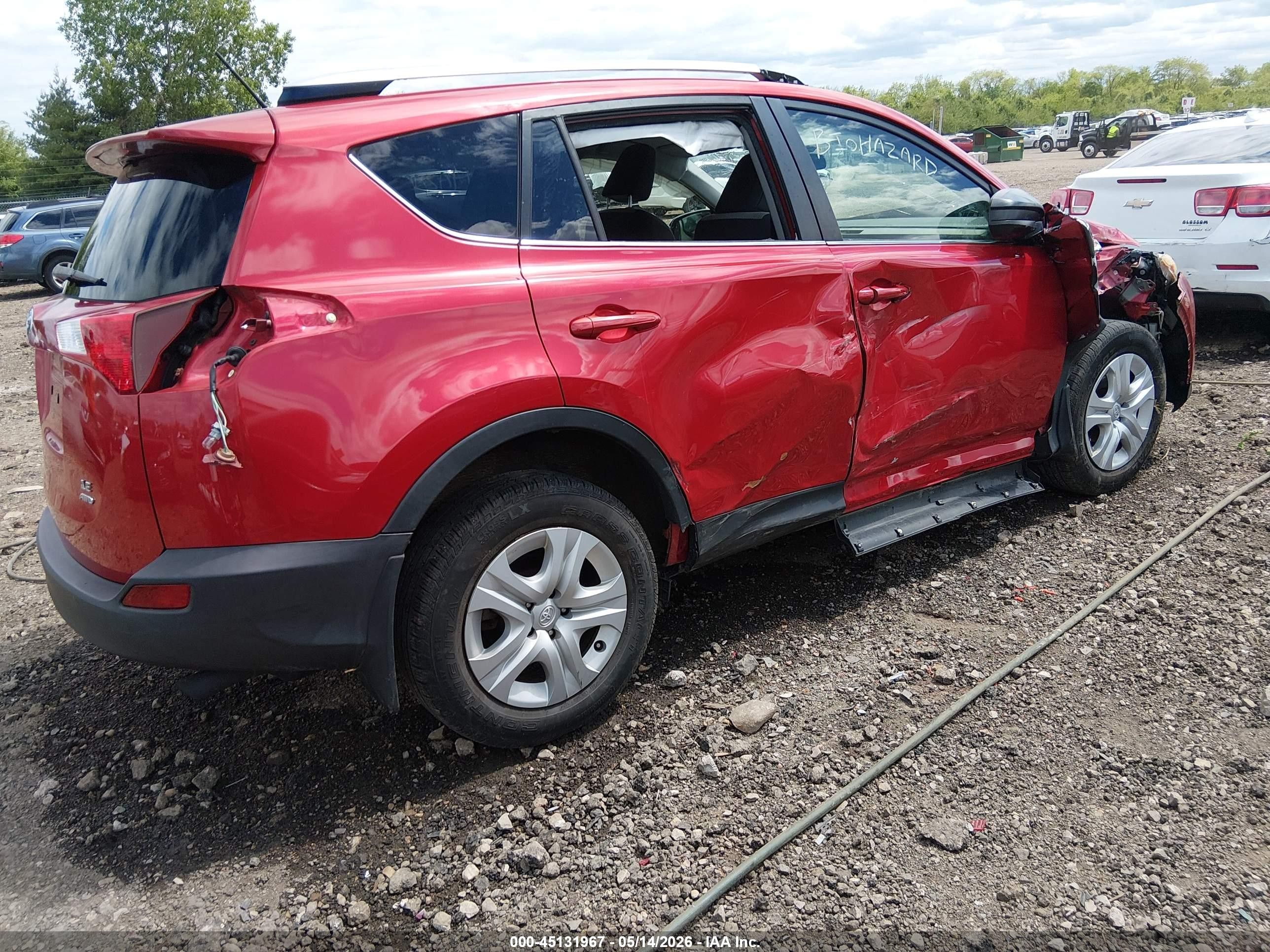 2015 Toyota Rav4 Le Красный vin: JTMBFREV4FJ030332