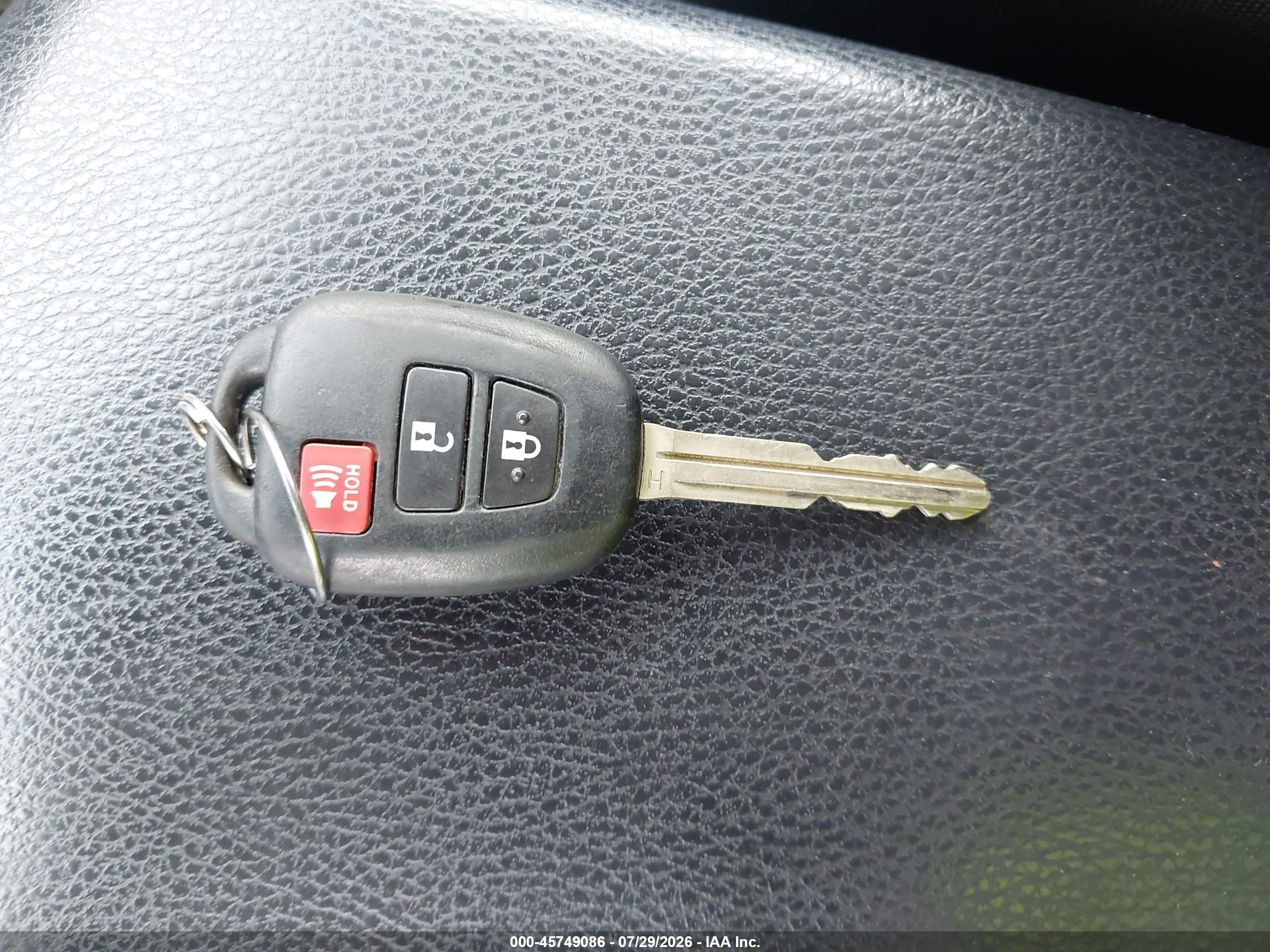 2017 Toyota Rav4 Le Blue vin: JTMBFREV4HJ131809