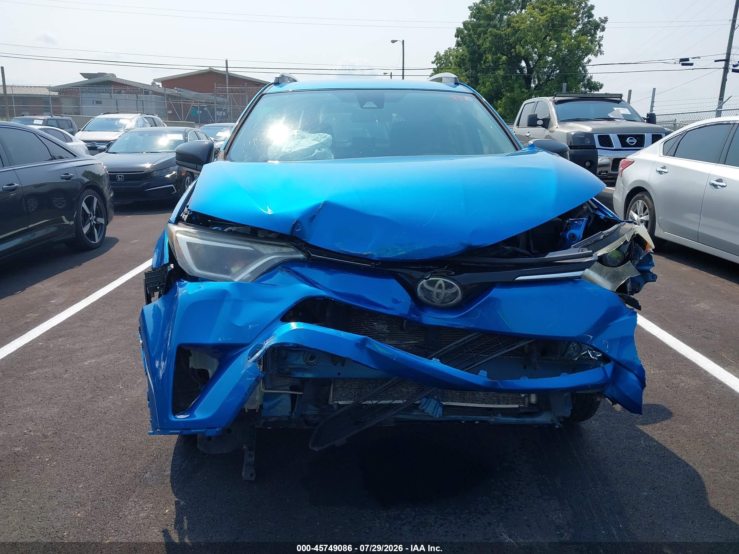 2017 Toyota Rav4 Le Blue vin: JTMBFREV4HJ131809