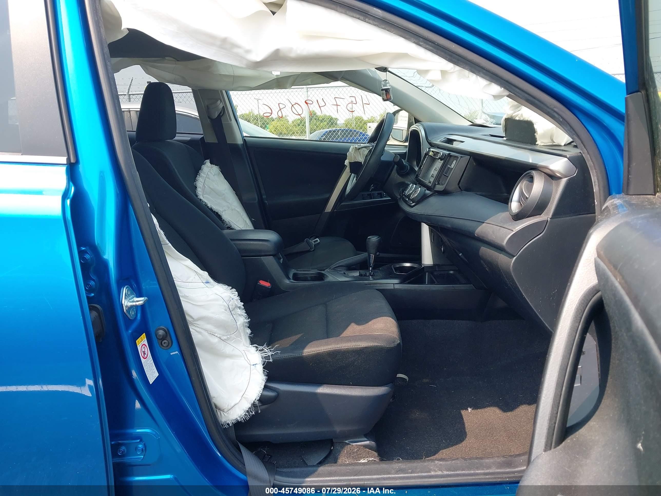 2017 Toyota Rav4 Le Blue vin: JTMBFREV4HJ131809