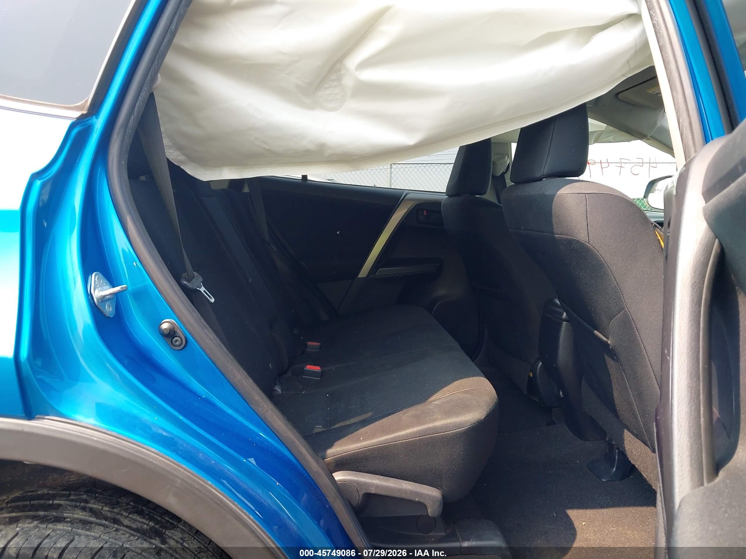 2017 Toyota Rav4 Le Blue vin: JTMBFREV4HJ131809