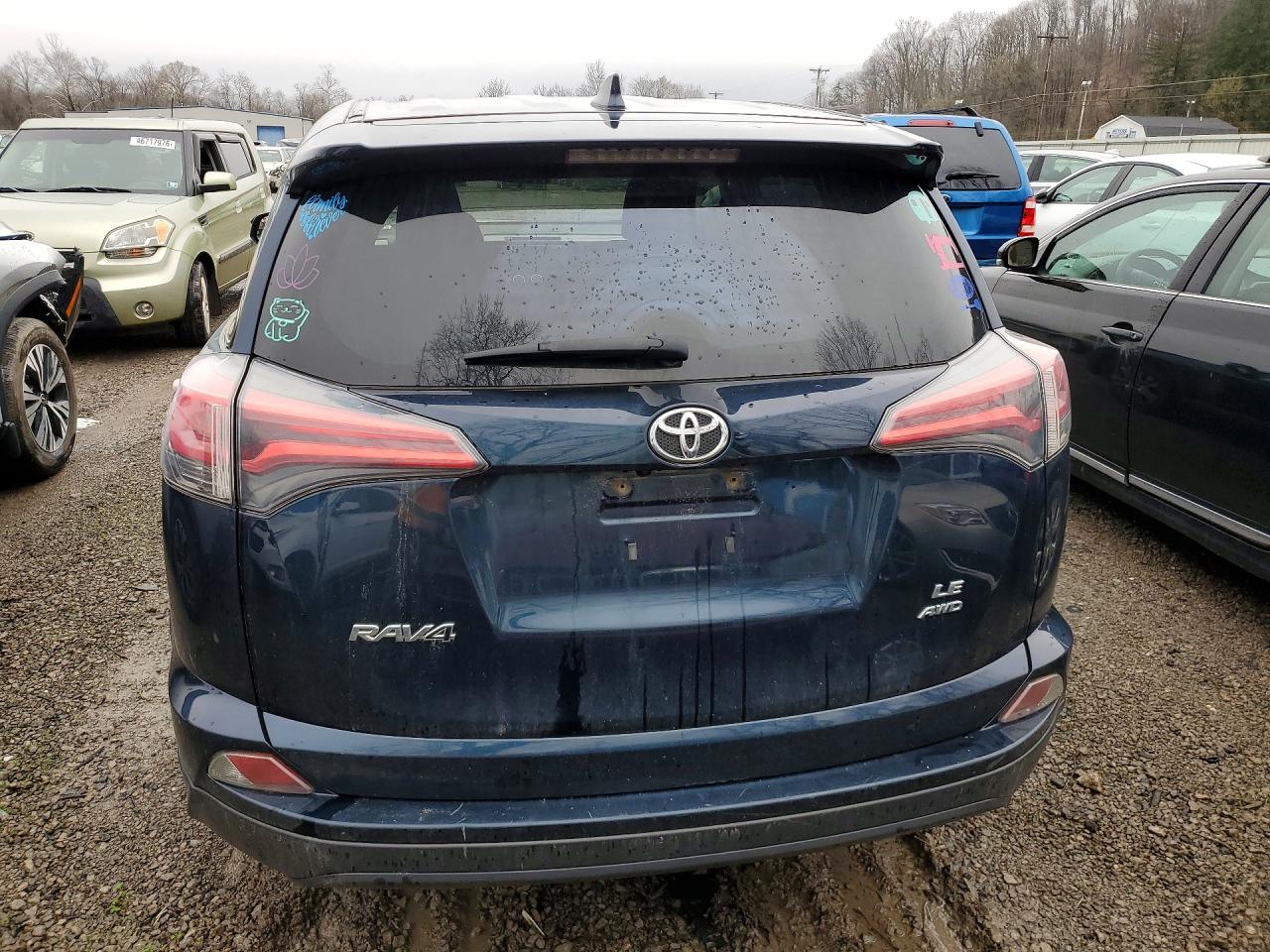 2018 Toyota Rav4 Le Blue vin: JTMBFREV4JJ219846