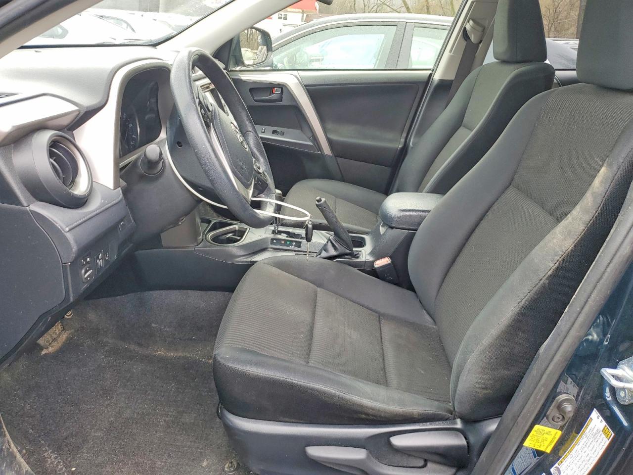 2018 Toyota Rav4 Le Blue vin: JTMBFREV4JJ219846