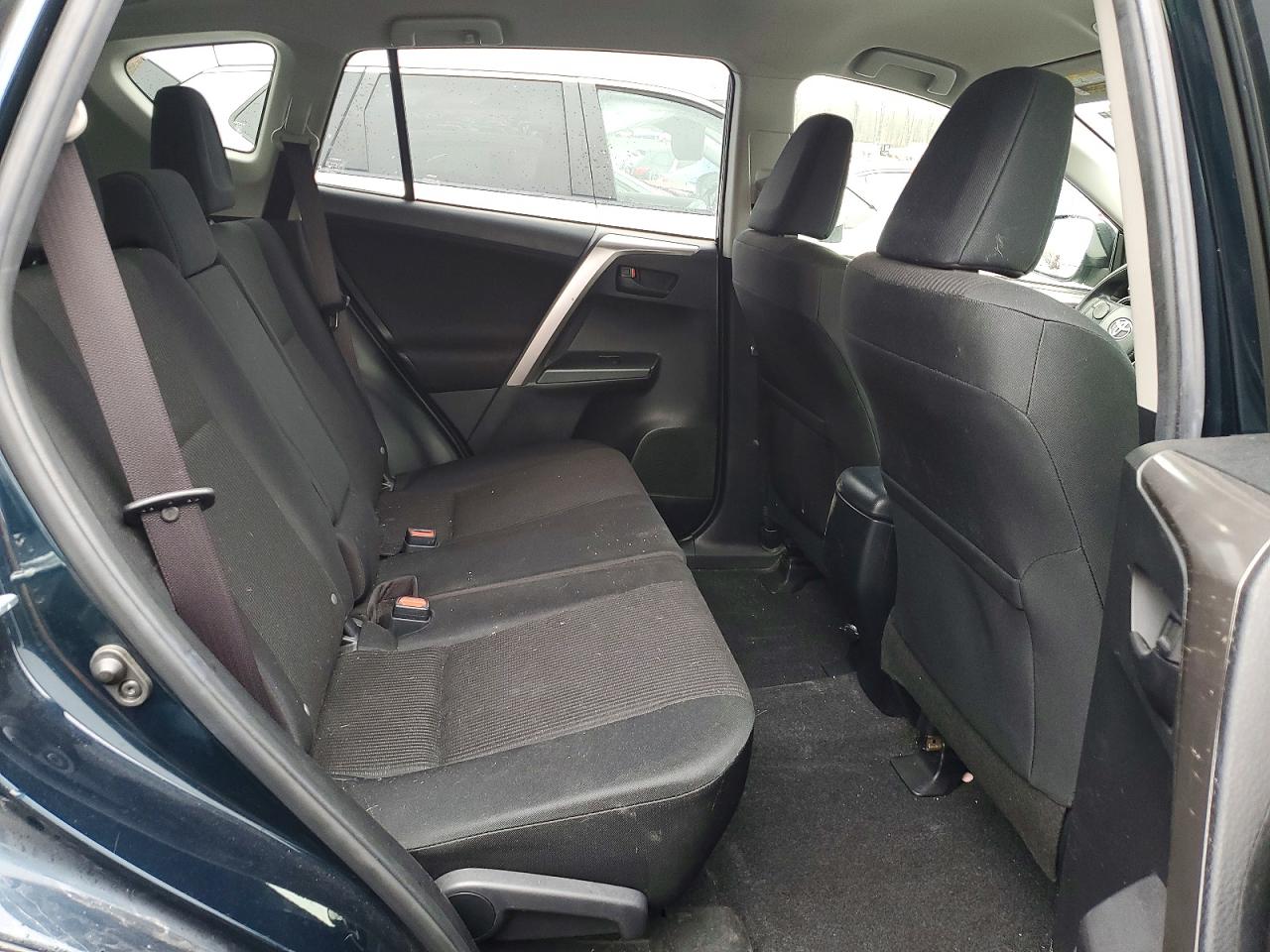 2018 Toyota Rav4 Le Blue vin: JTMBFREV4JJ219846