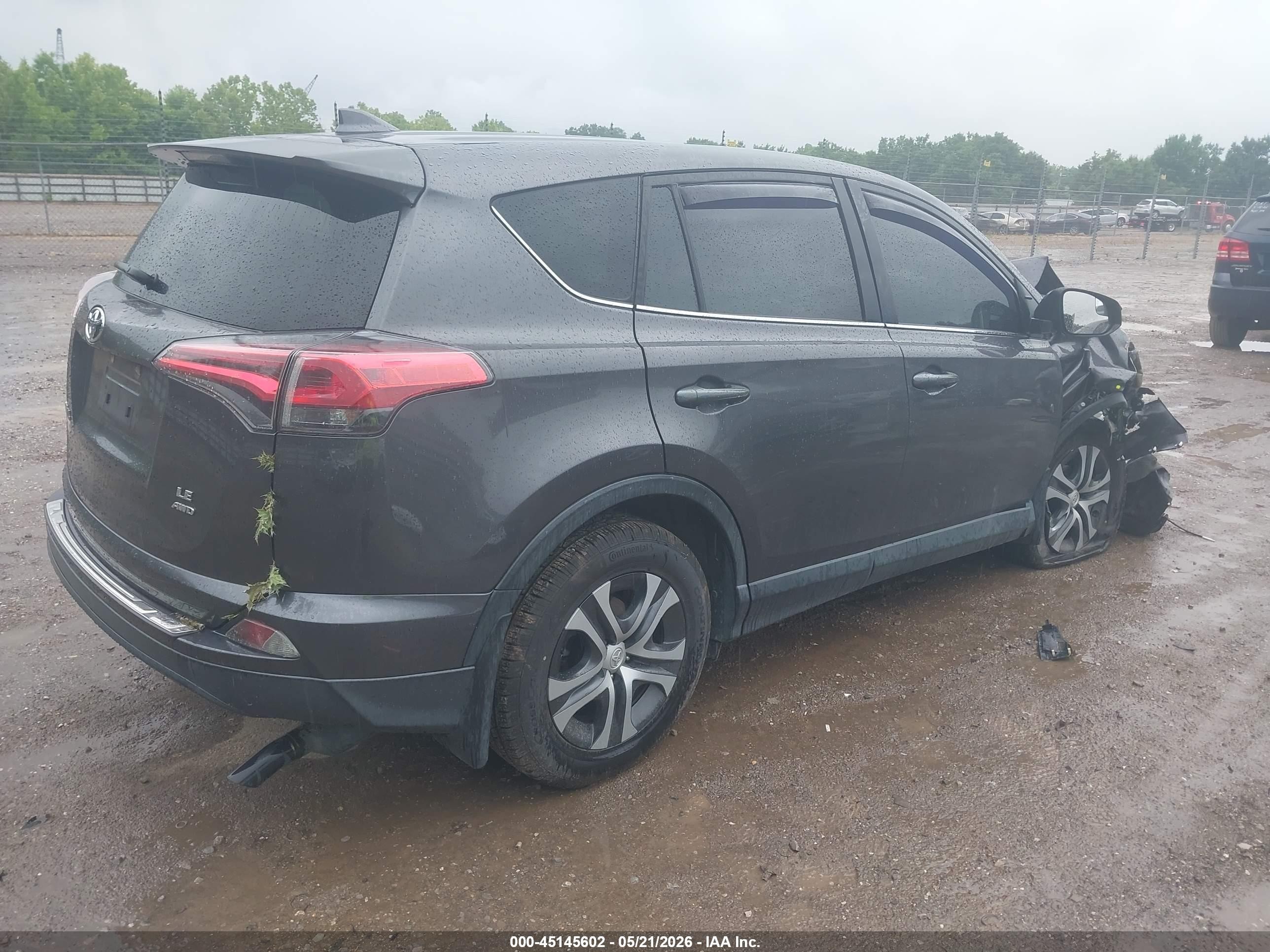 2018 Toyota Rav4 Le Gray vin: JTMBFREV4JJ232144