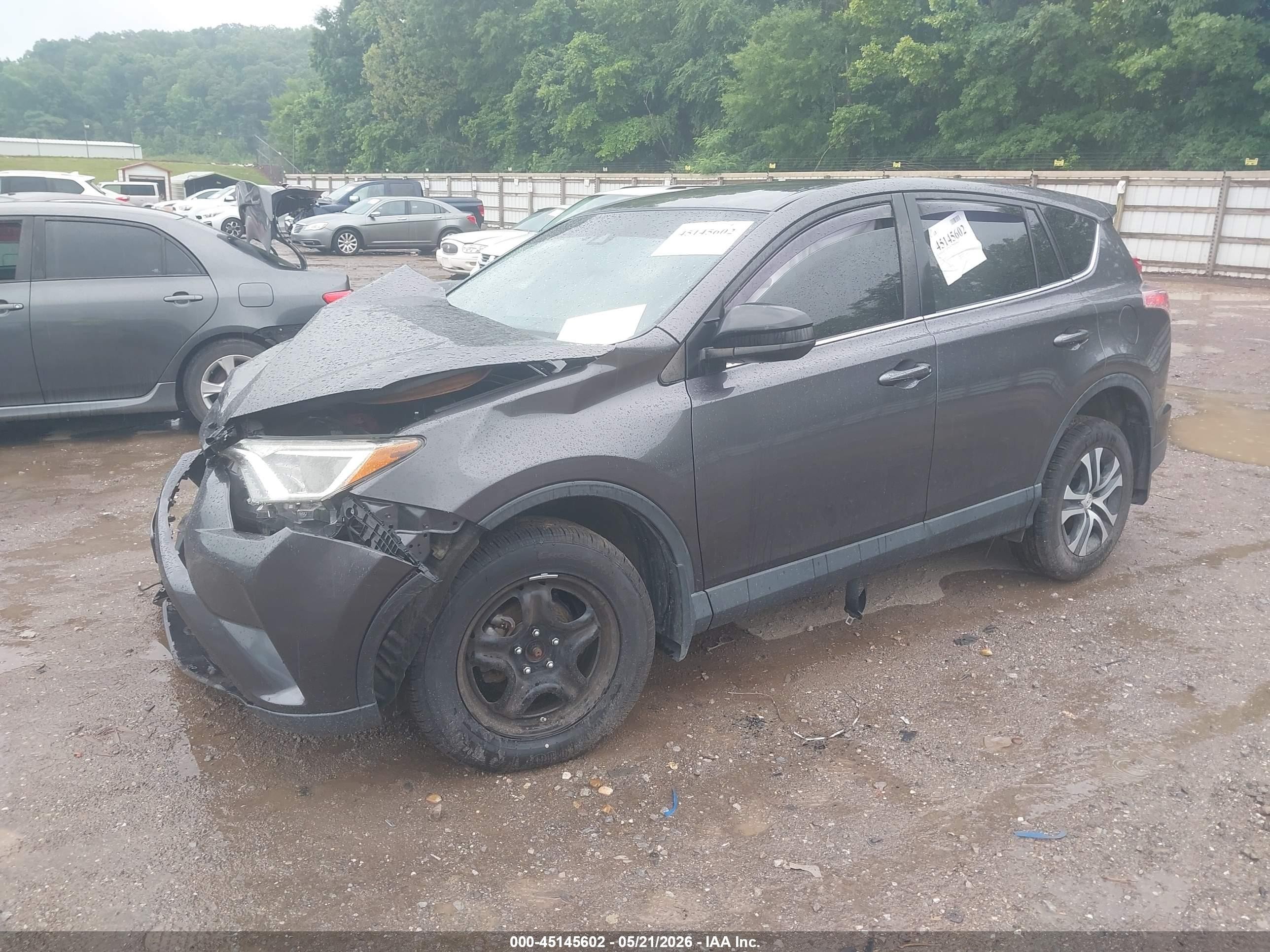 2018 Toyota Rav4 Le Gray vin: JTMBFREV4JJ232144