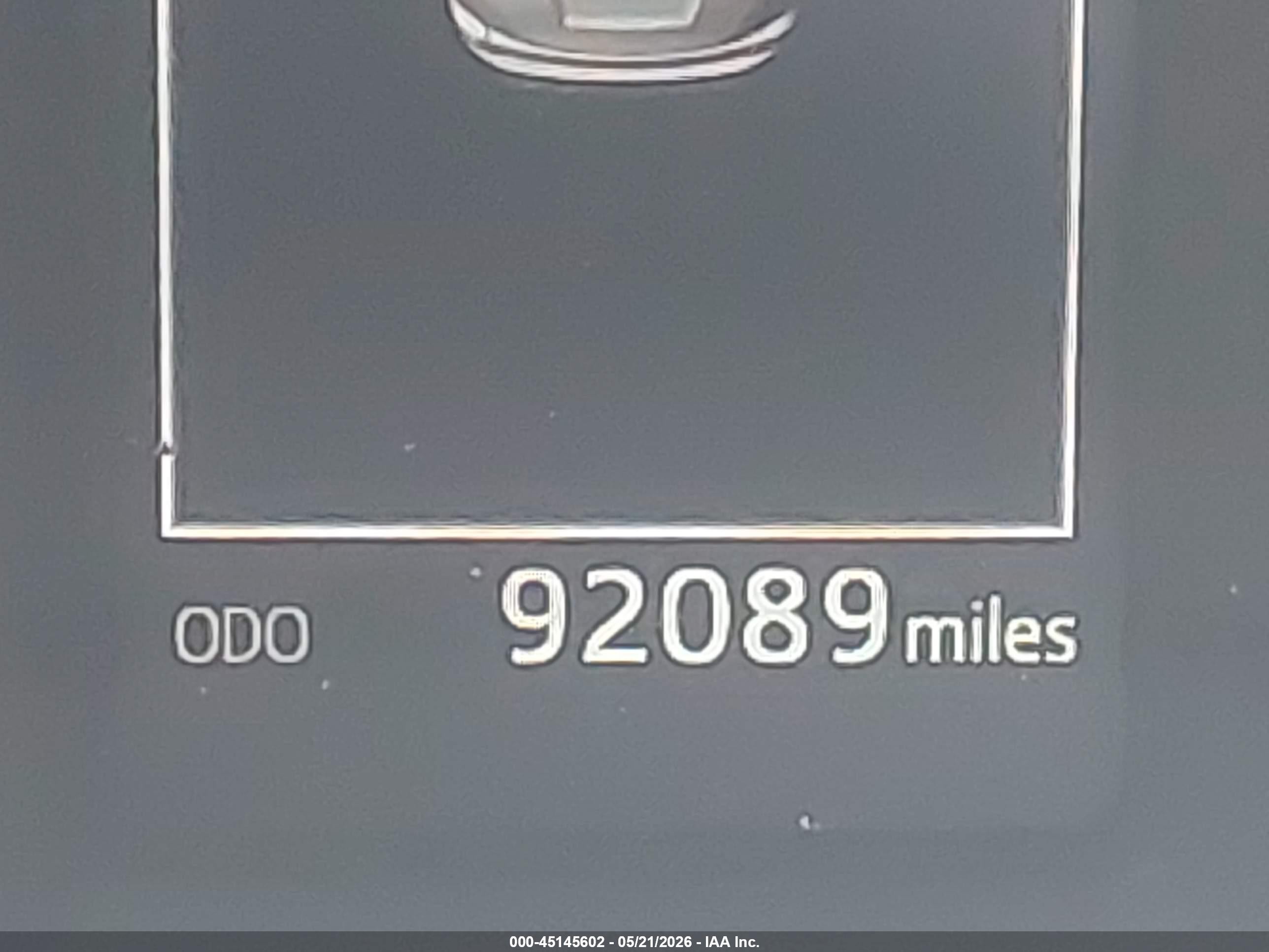 2018 Toyota Rav4 Le Gray vin: JTMBFREV4JJ232144