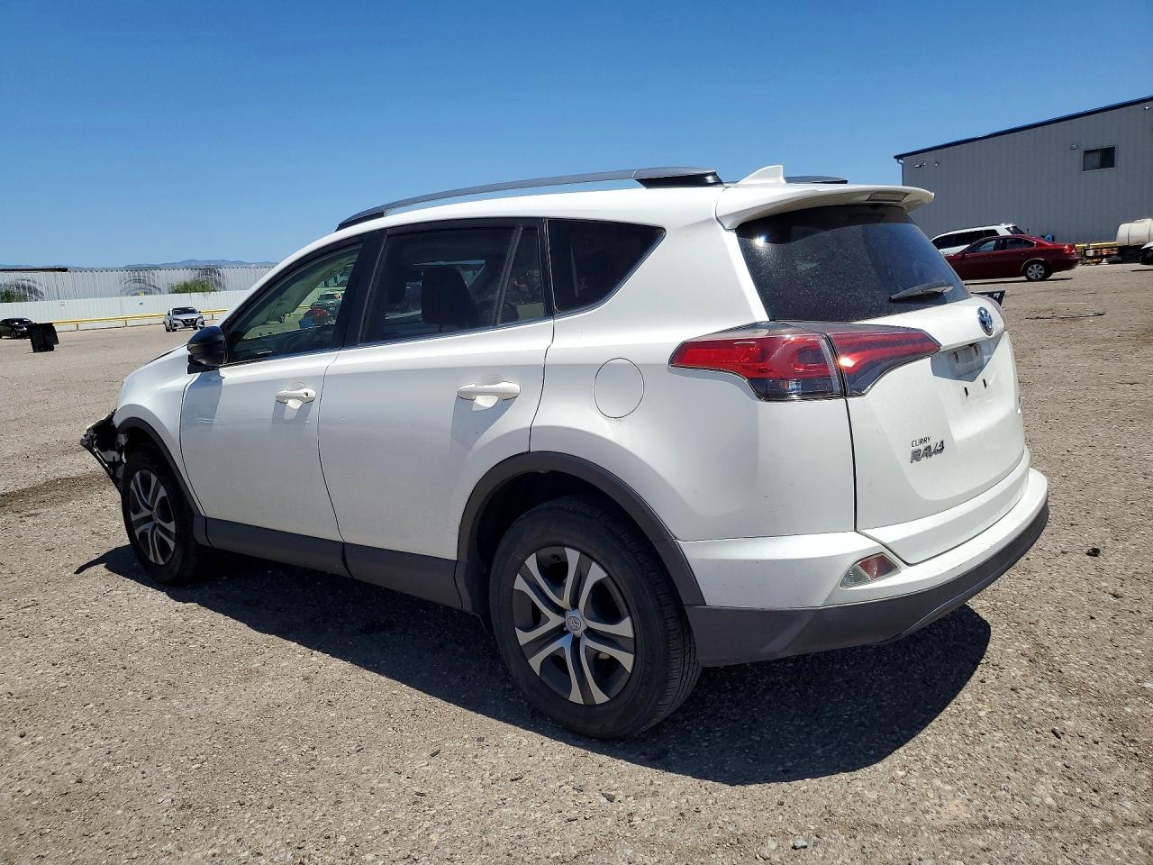 2018 Toyota Rav4 Le Белый vin: JTMBFREV4JJ740470