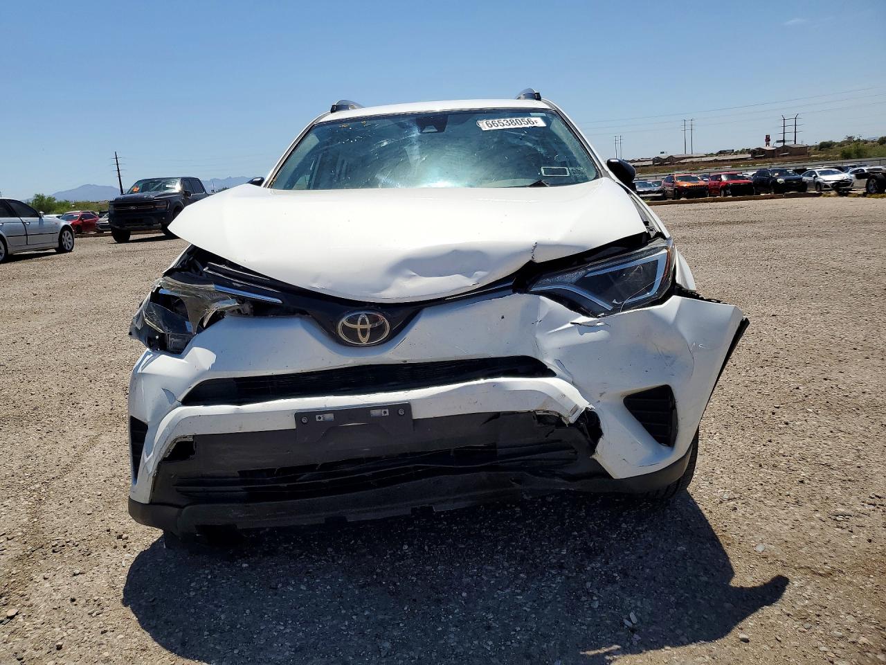 2018 Toyota Rav4 Le Белый vin: JTMBFREV4JJ740470