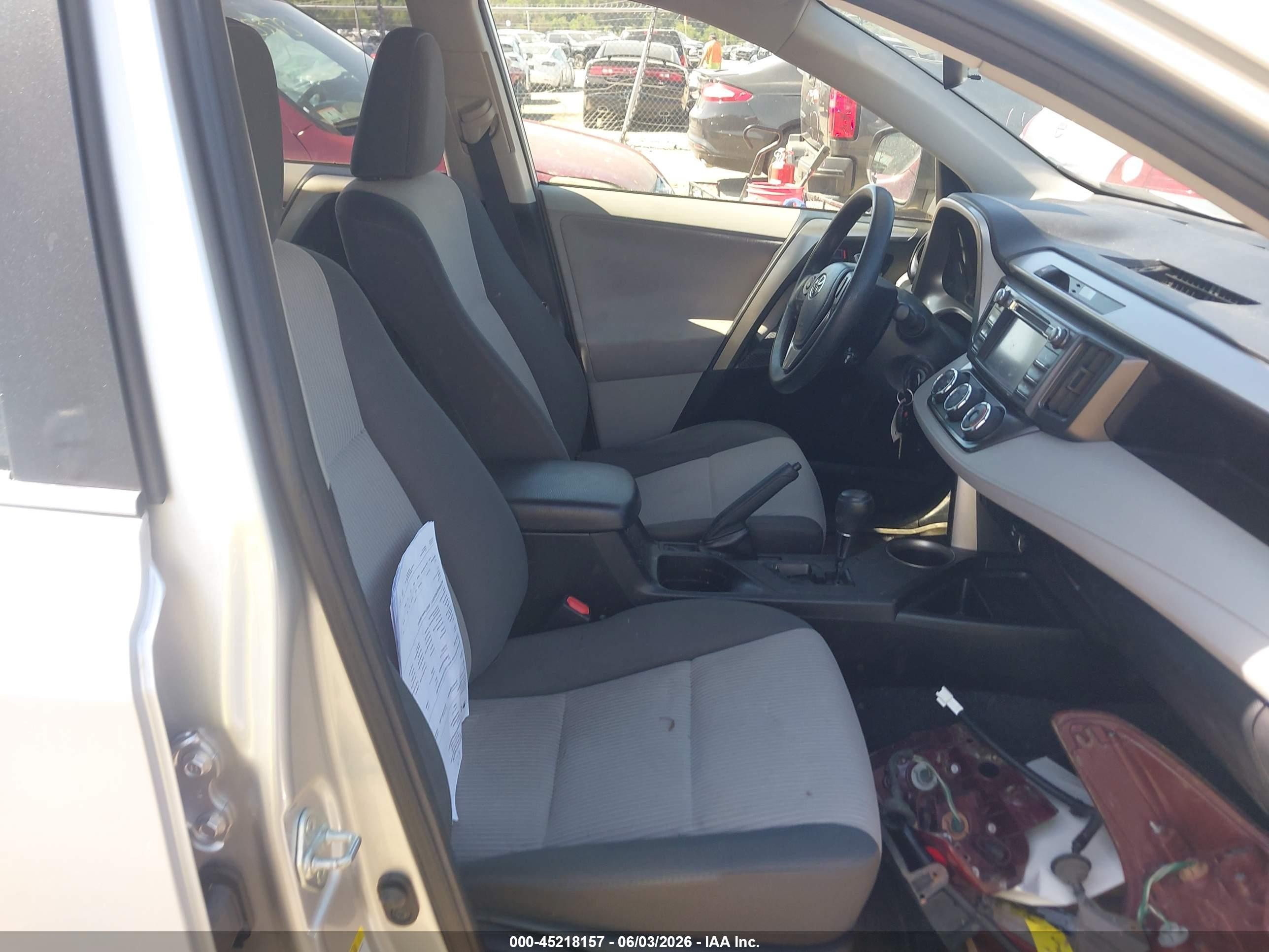 2013 Toyota Rav4 Le Silver vin: JTMBFREV5D5004733