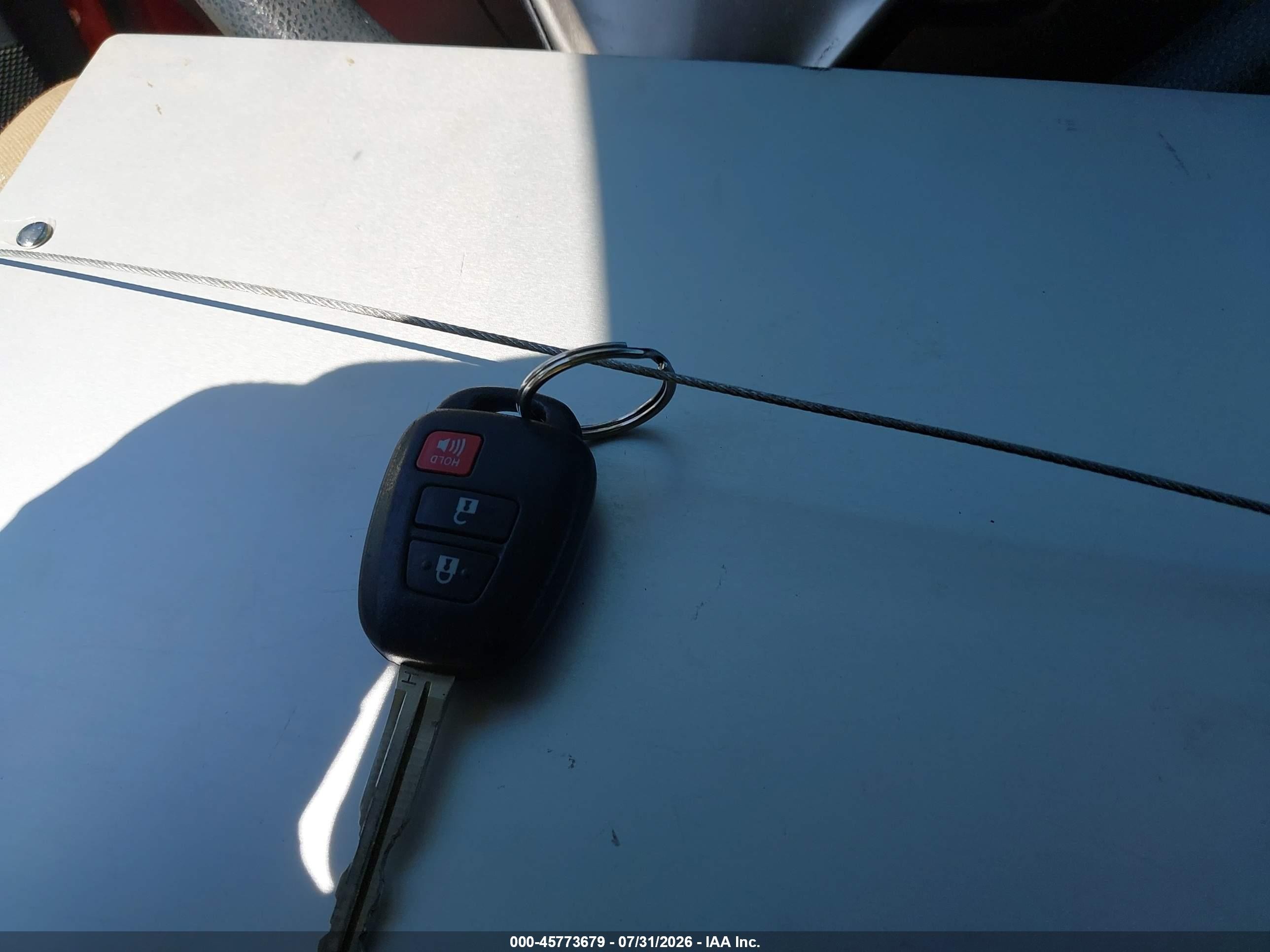 2014 Toyota Rav4 Le Maroon vin: JTMBFREV5ED051008