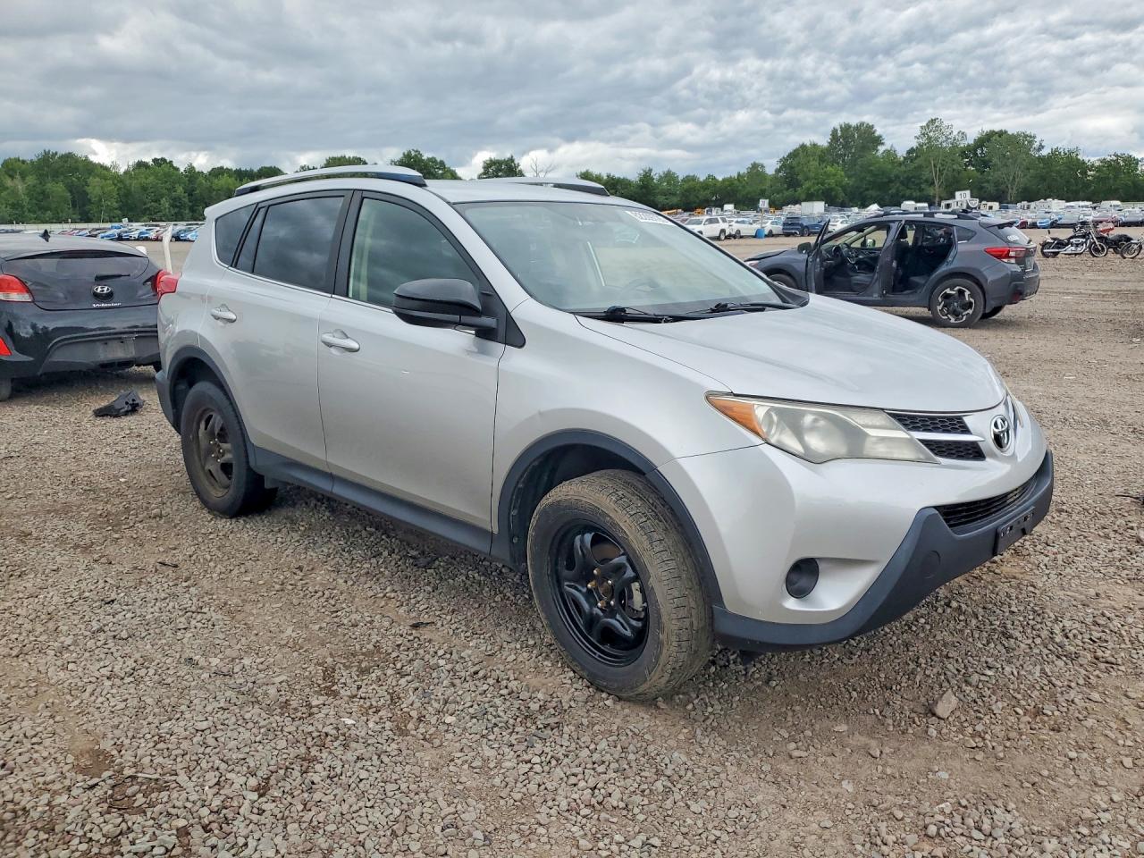 2014 Toyota Rav4 Le Серебряный vin: JTMBFREV5EJ004742