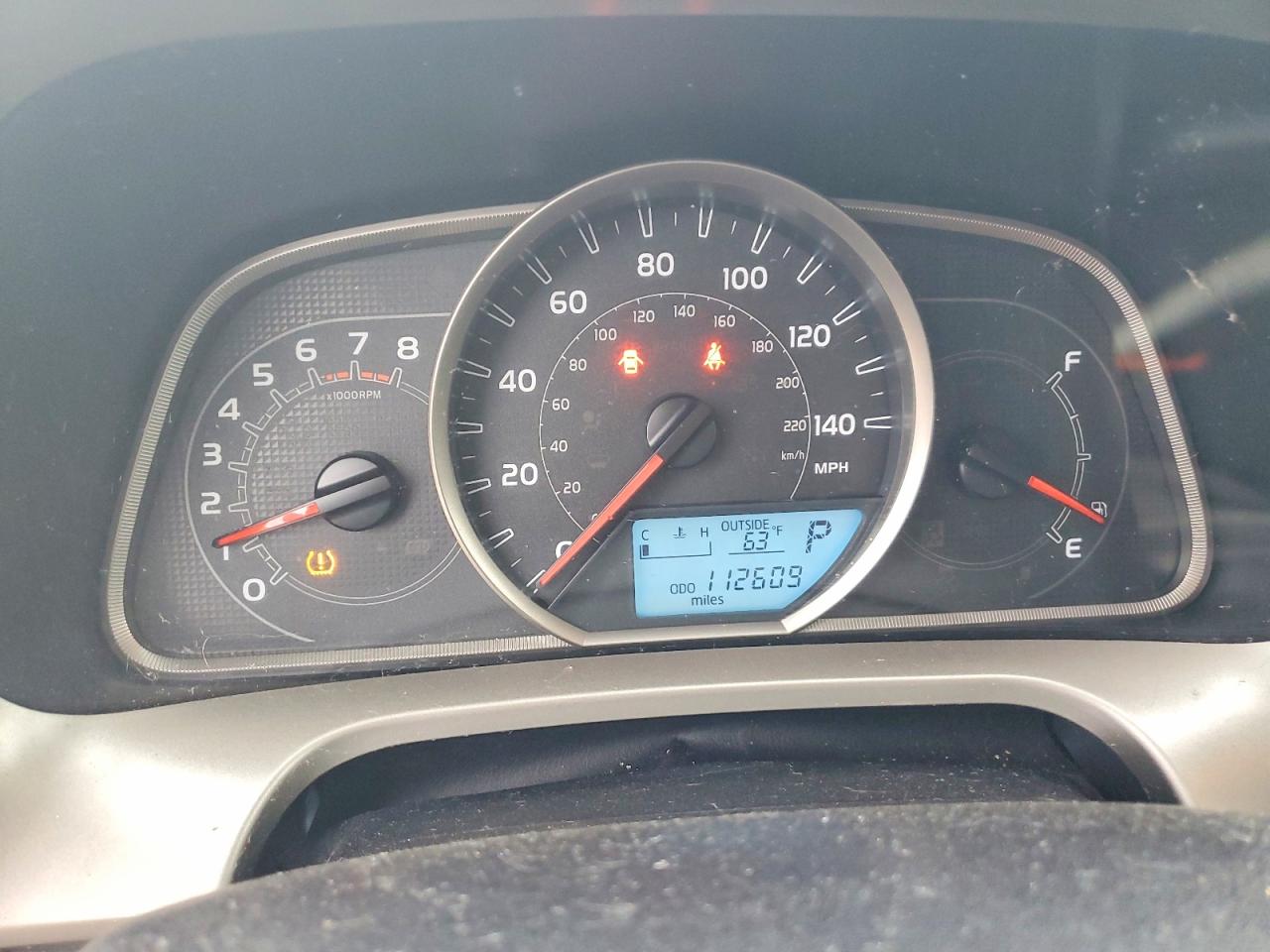 2014 Toyota Rav4 Le Серебряный vin: JTMBFREV5EJ004742