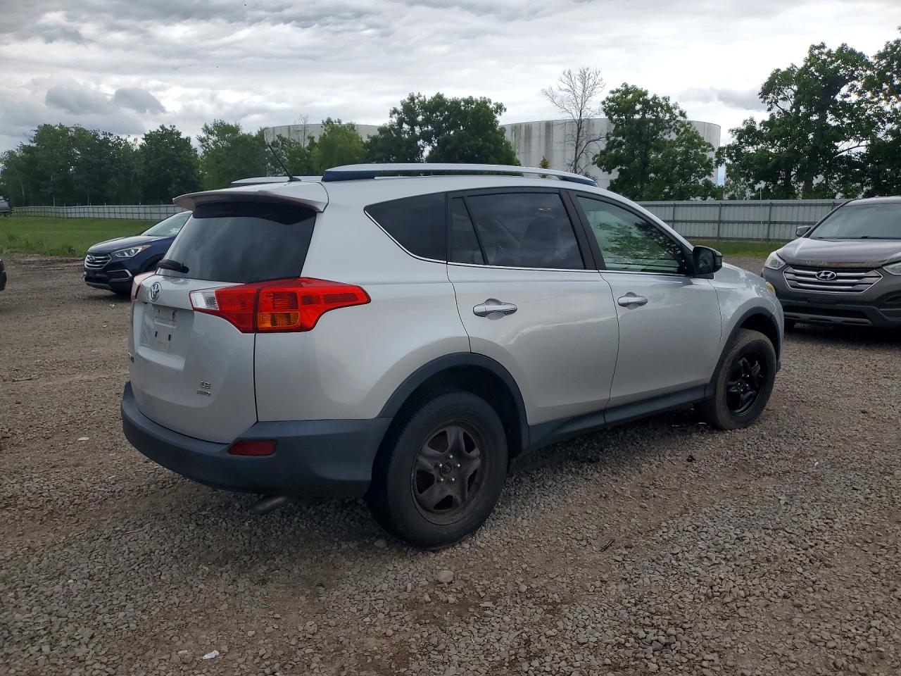 2014 Toyota Rav4 Le Серебряный vin: JTMBFREV5EJ004742