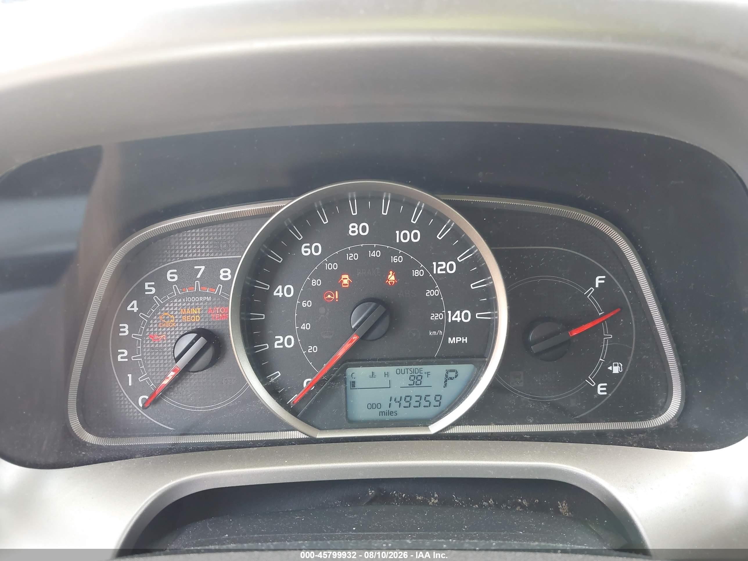 2015 Toyota Rav4 Le Red vin: JTMBFREV5FD110477