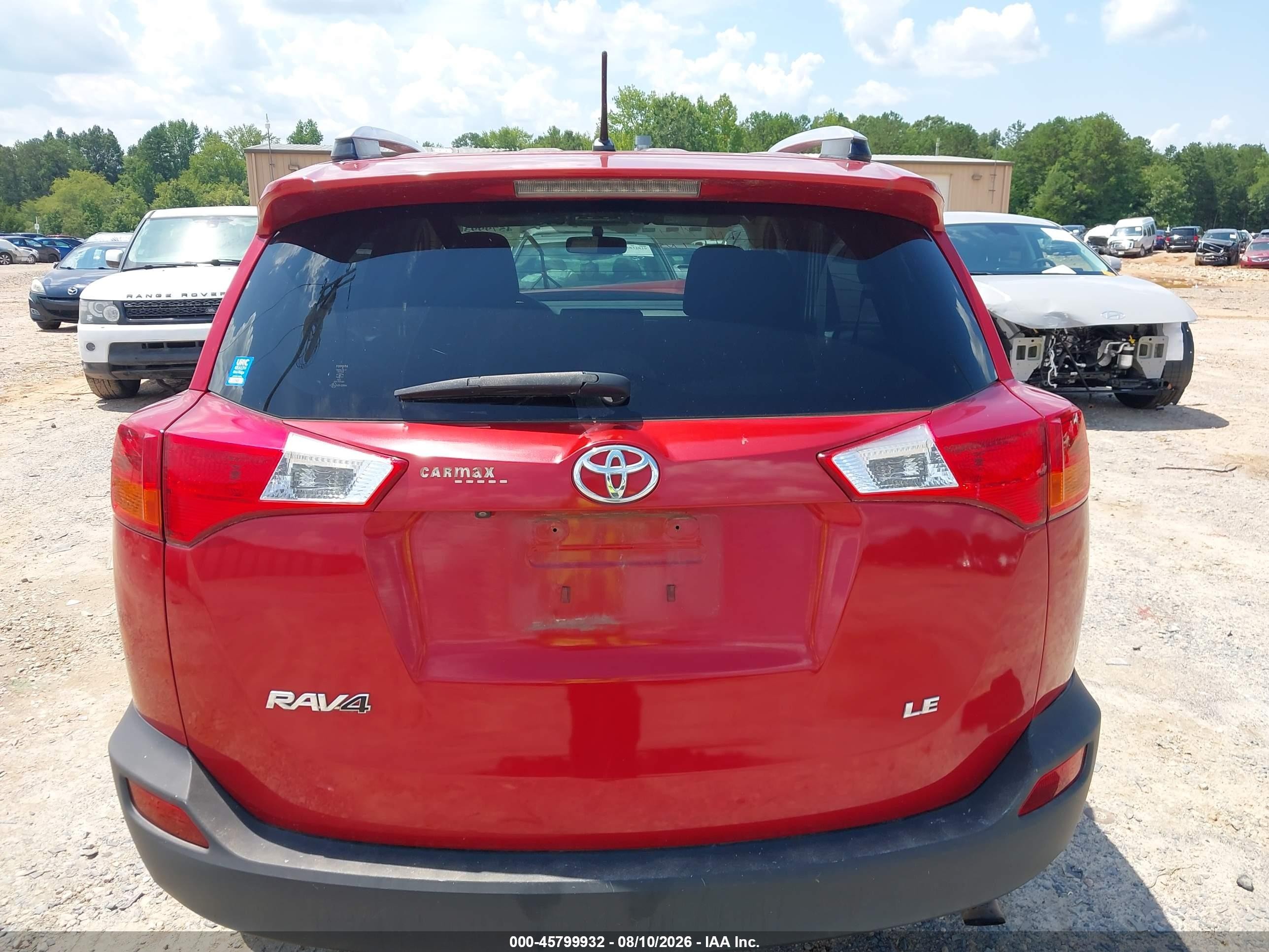 2015 Toyota Rav4 Le Red vin: JTMBFREV5FD110477