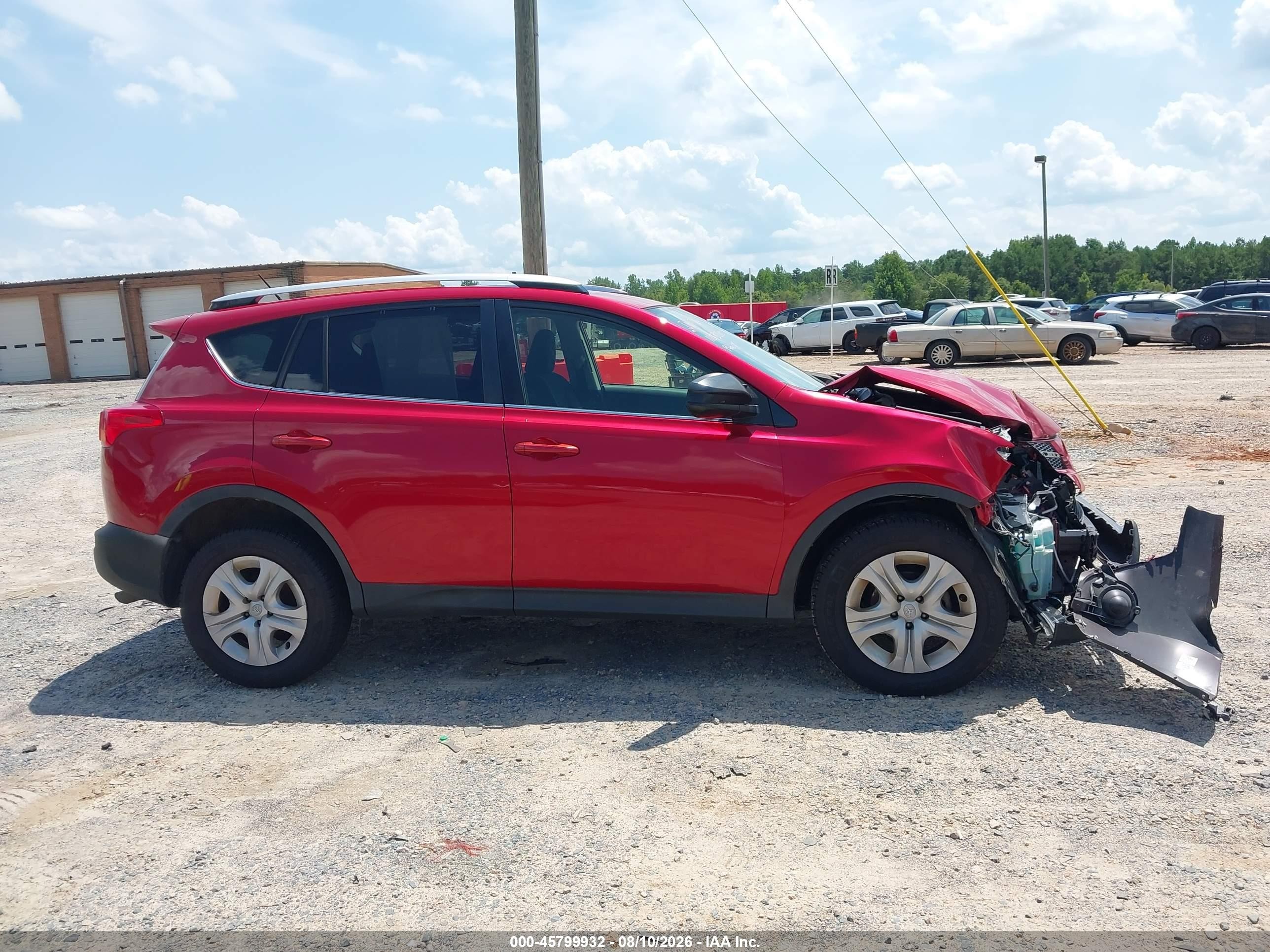 2015 Toyota Rav4 Le Red vin: JTMBFREV5FD110477
