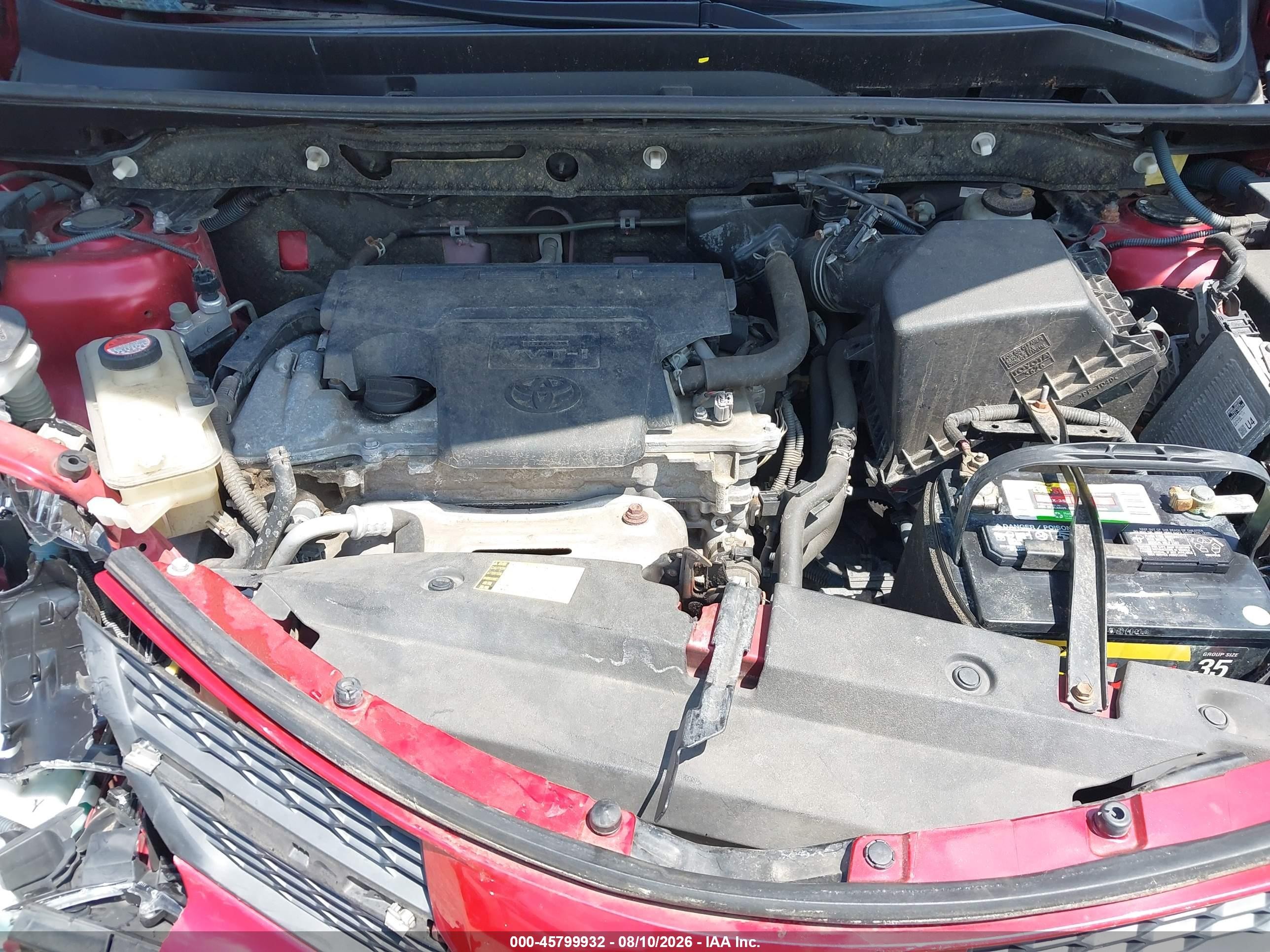 2015 Toyota Rav4 Le Red vin: JTMBFREV5FD110477