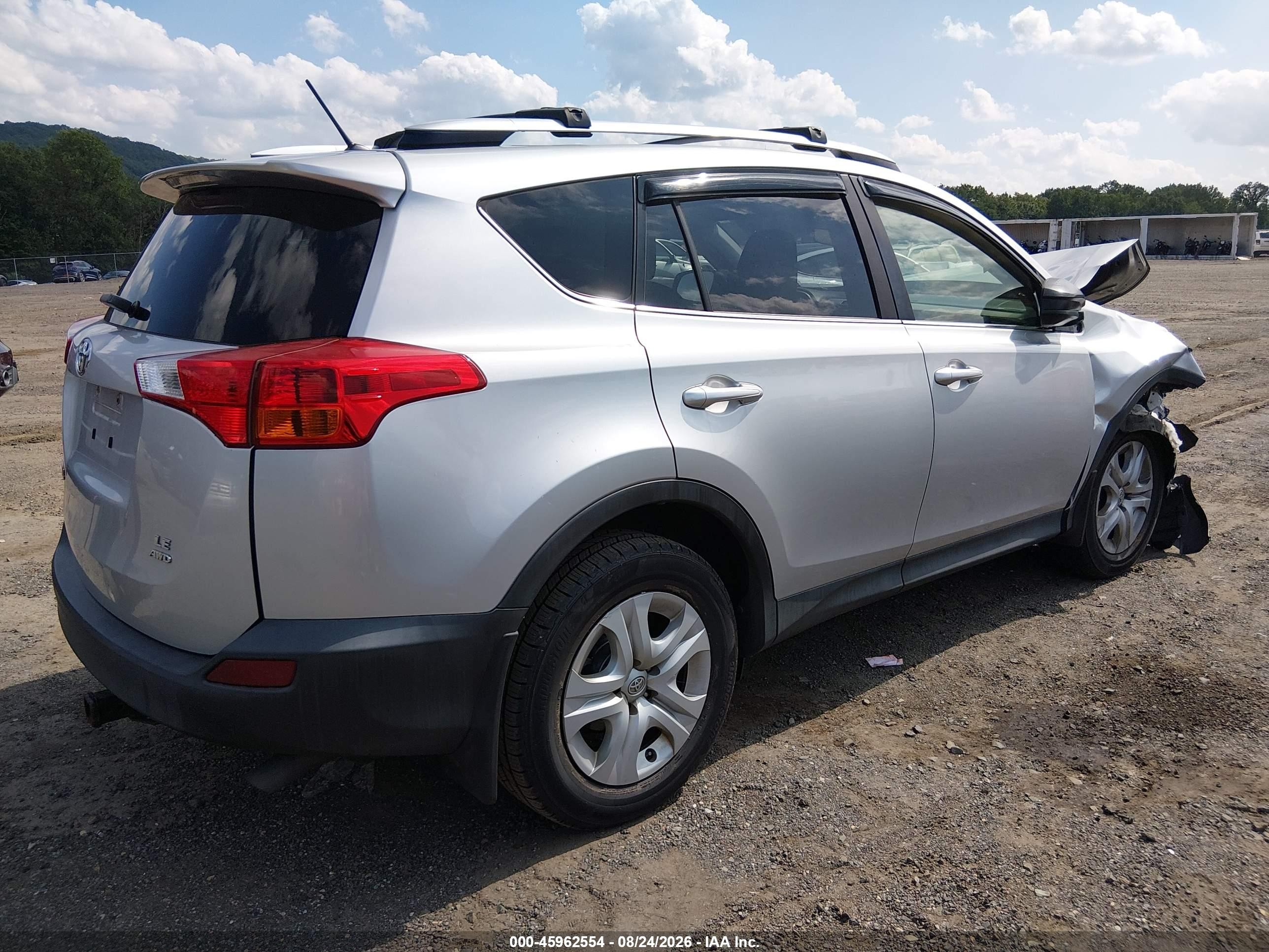 2015 Toyota Rav4 Le Серебряный vin: JTMBFREV5FD112178