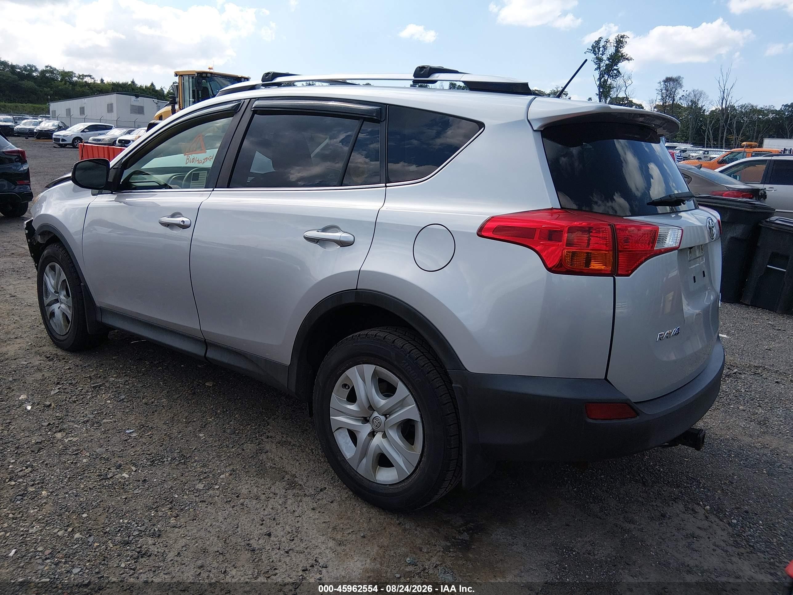 2015 Toyota Rav4 Le Серебряный vin: JTMBFREV5FD112178