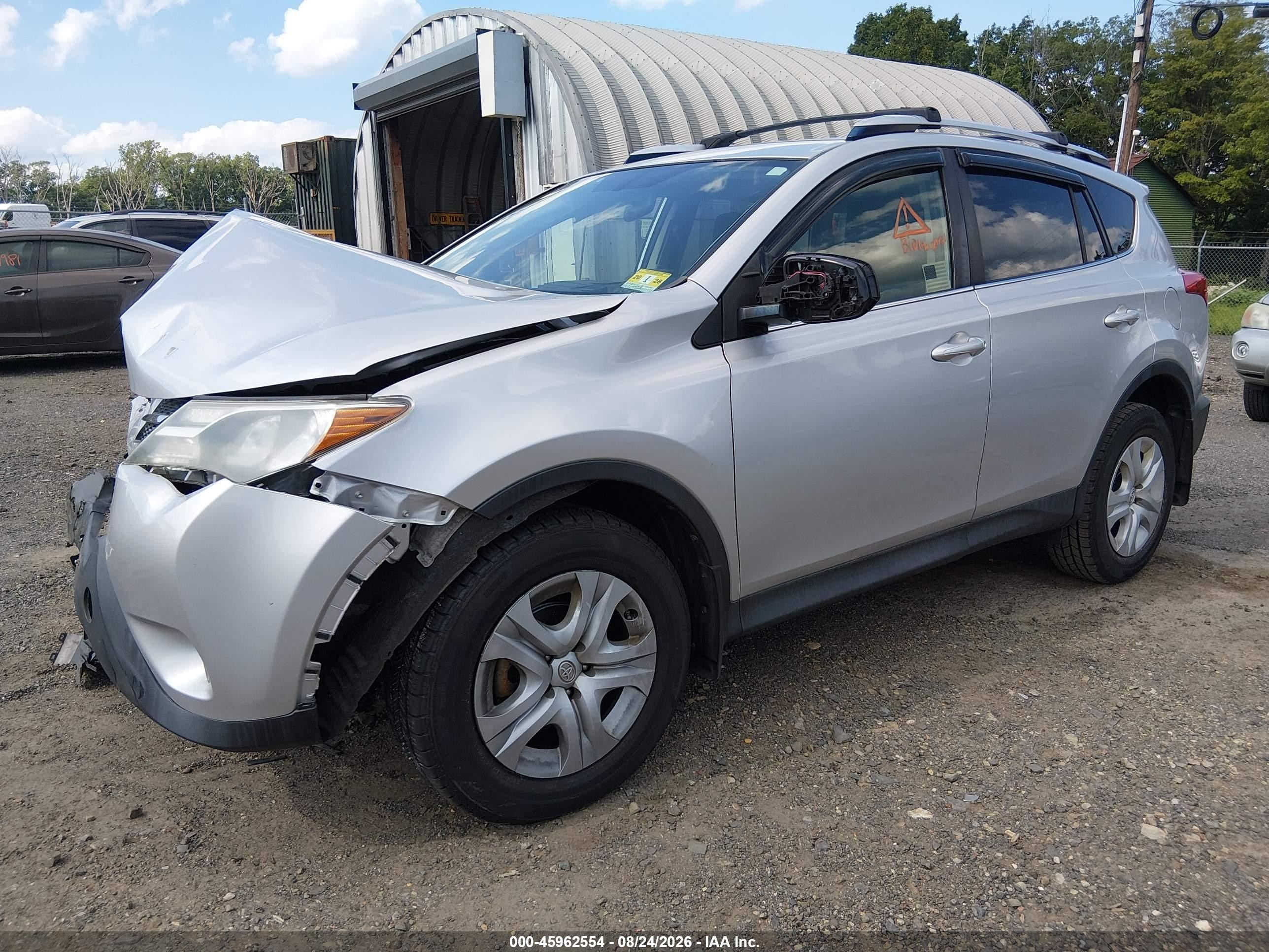 2015 Toyota Rav4 Le Серебряный vin: JTMBFREV5FD112178
