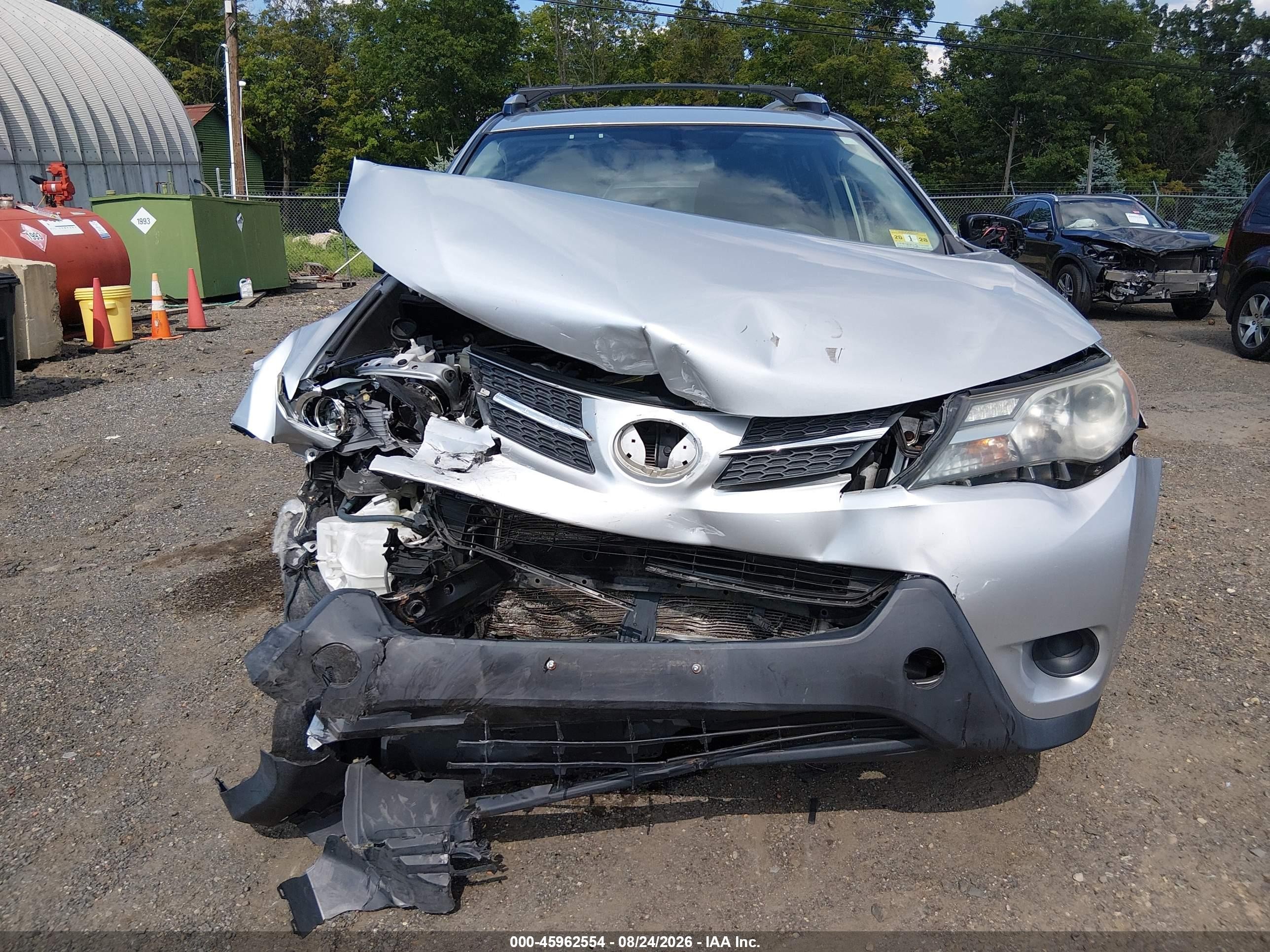 2015 Toyota Rav4 Le Серебряный vin: JTMBFREV5FD112178