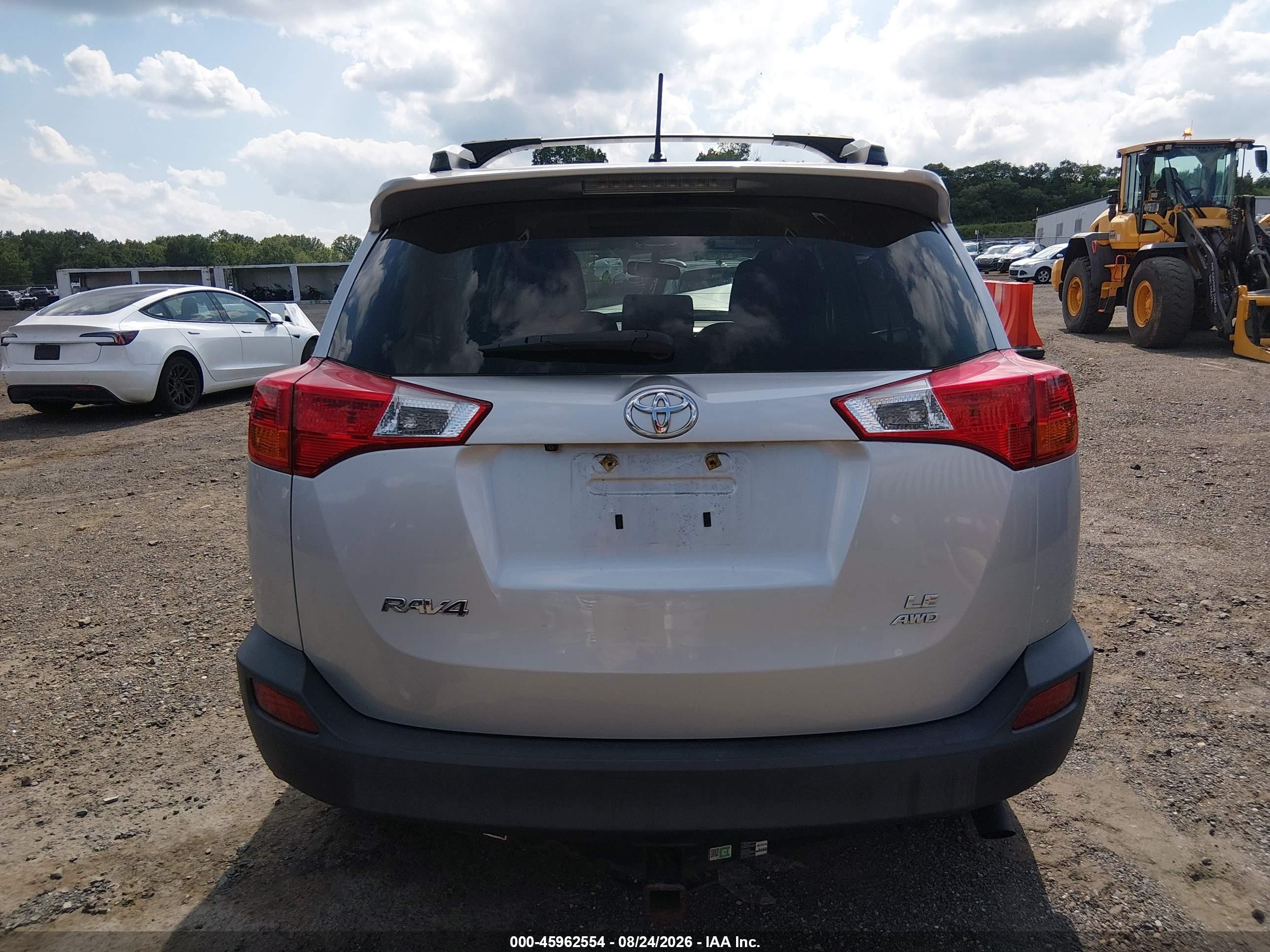 2015 Toyota Rav4 Le Серебряный vin: JTMBFREV5FD112178