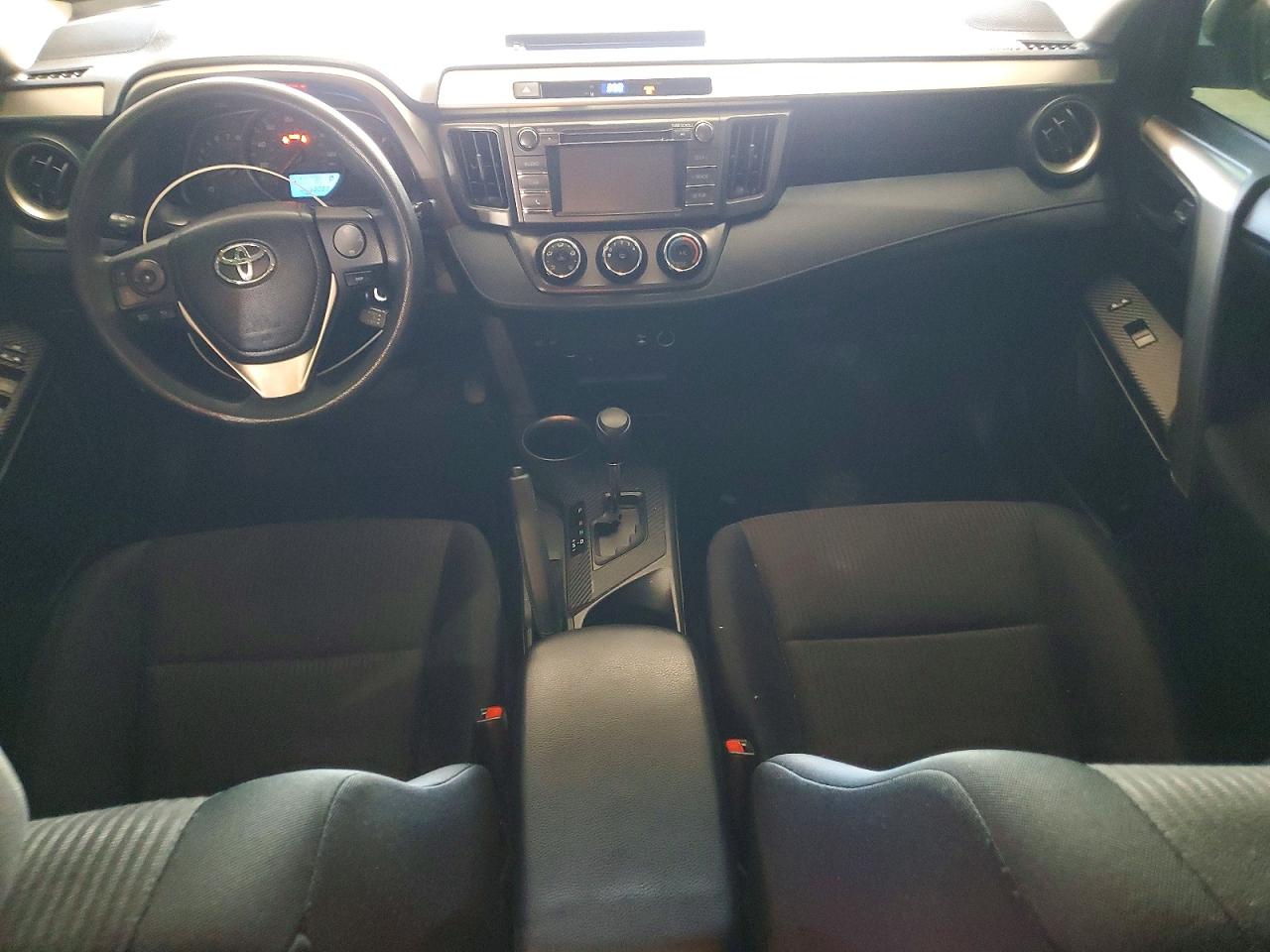2015 Toyota Rav4 Le Tan vin: JTMBFREV5FD120295