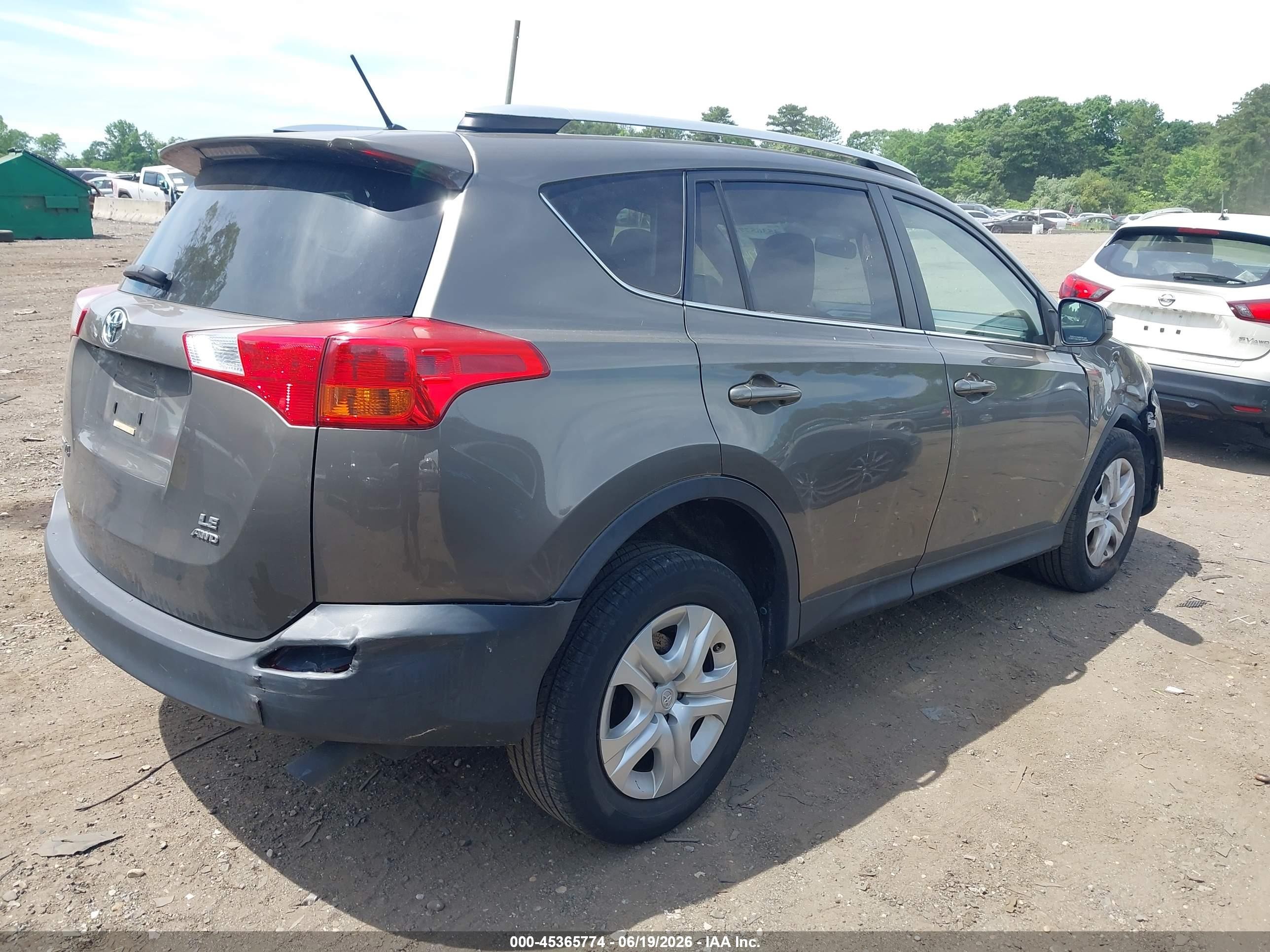 2015 Toyota Rav4 Le Gray vin: JTMBFREV5FD128851