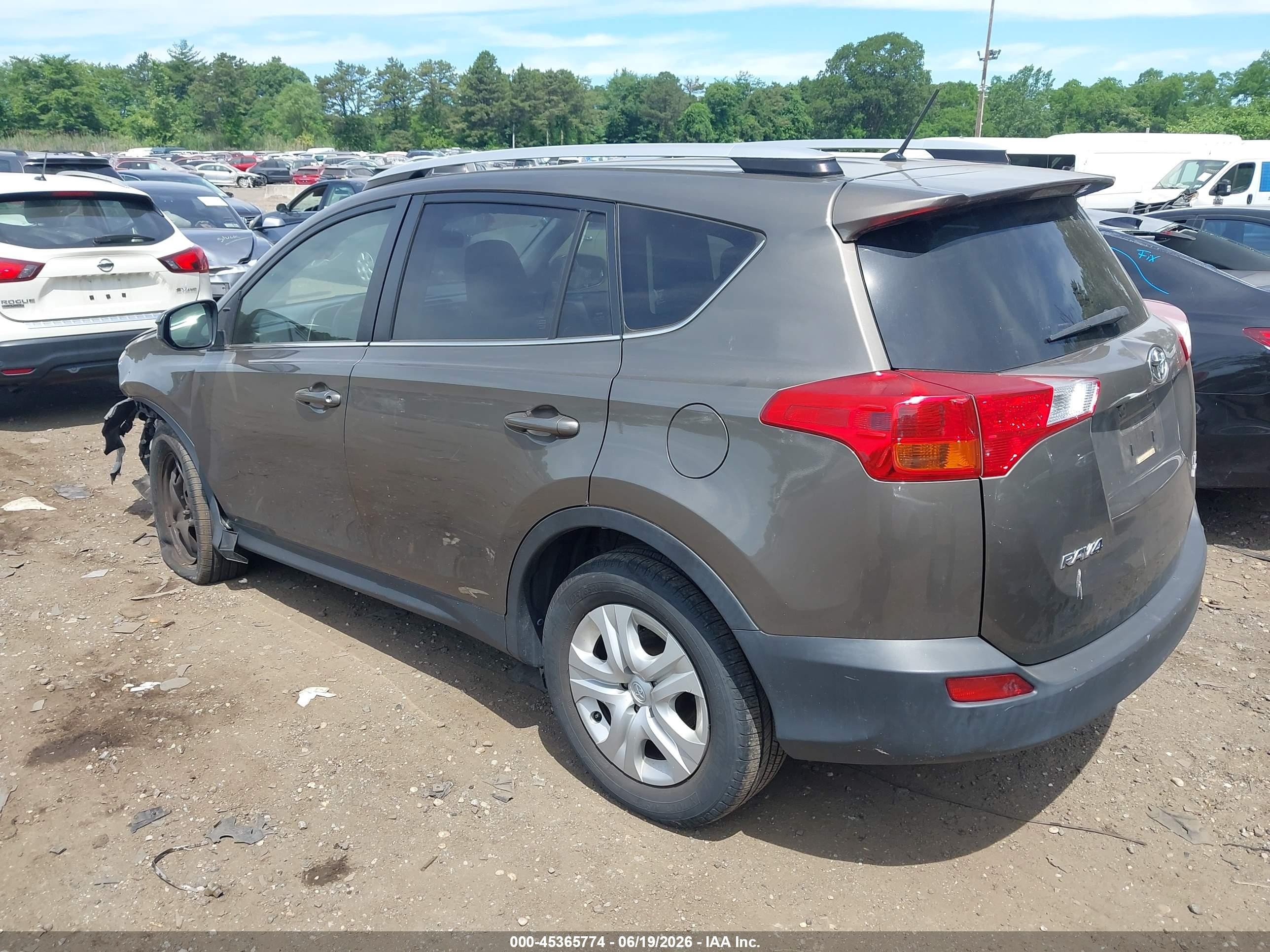 2015 Toyota Rav4 Le Gray vin: JTMBFREV5FD128851