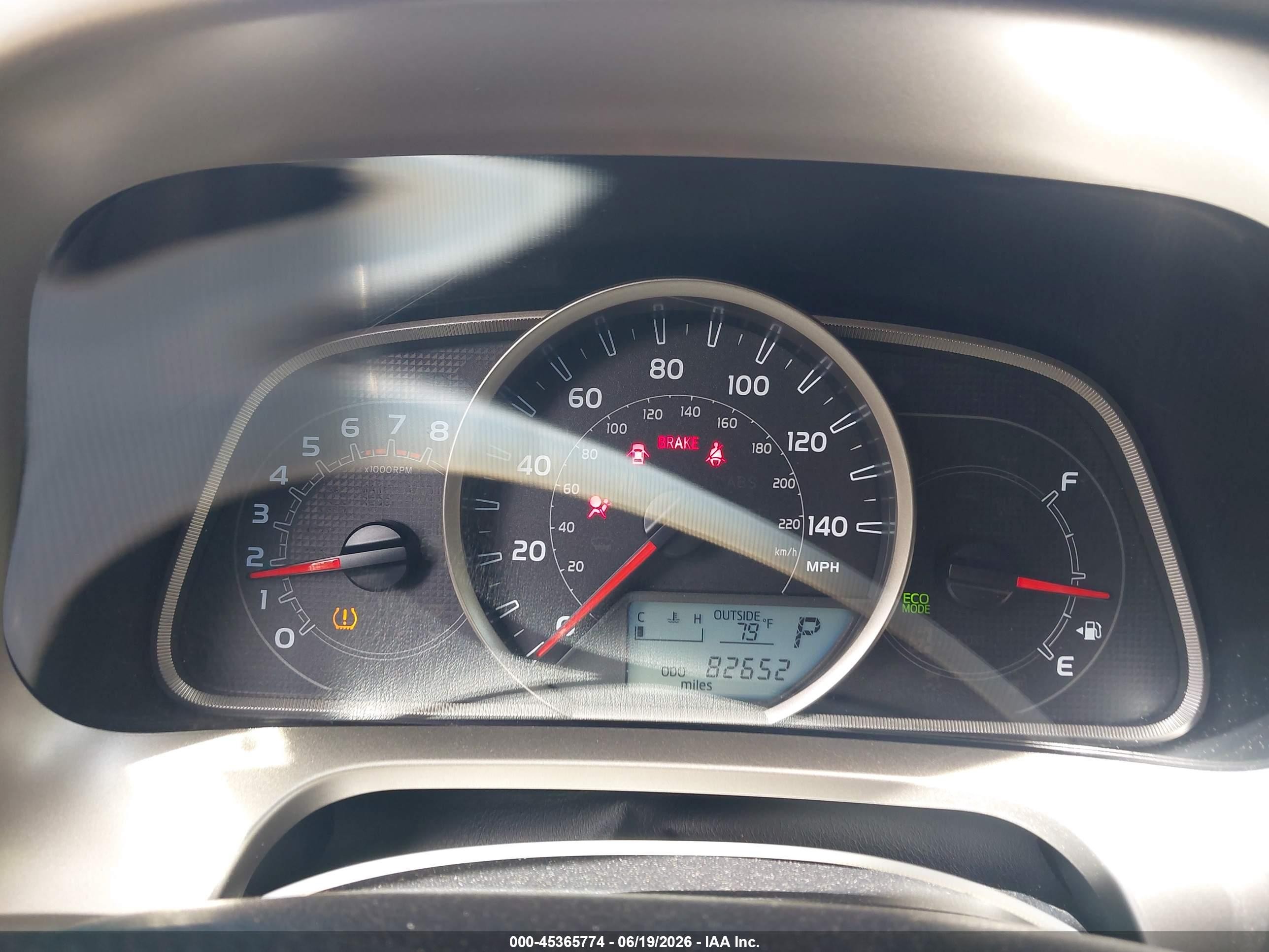 2015 Toyota Rav4 Le Gray vin: JTMBFREV5FD128851