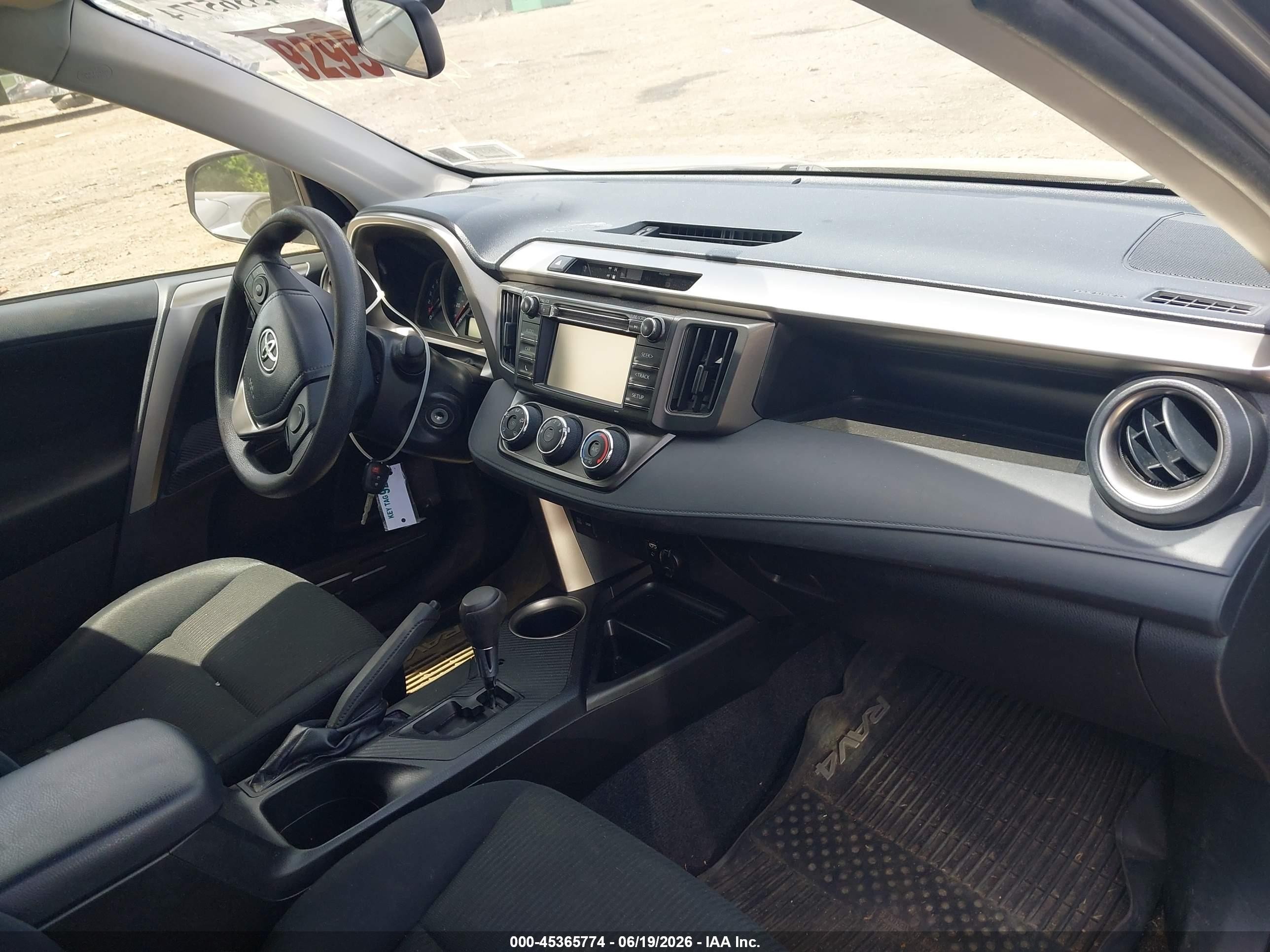 2015 Toyota Rav4 Le Gray vin: JTMBFREV5FD128851