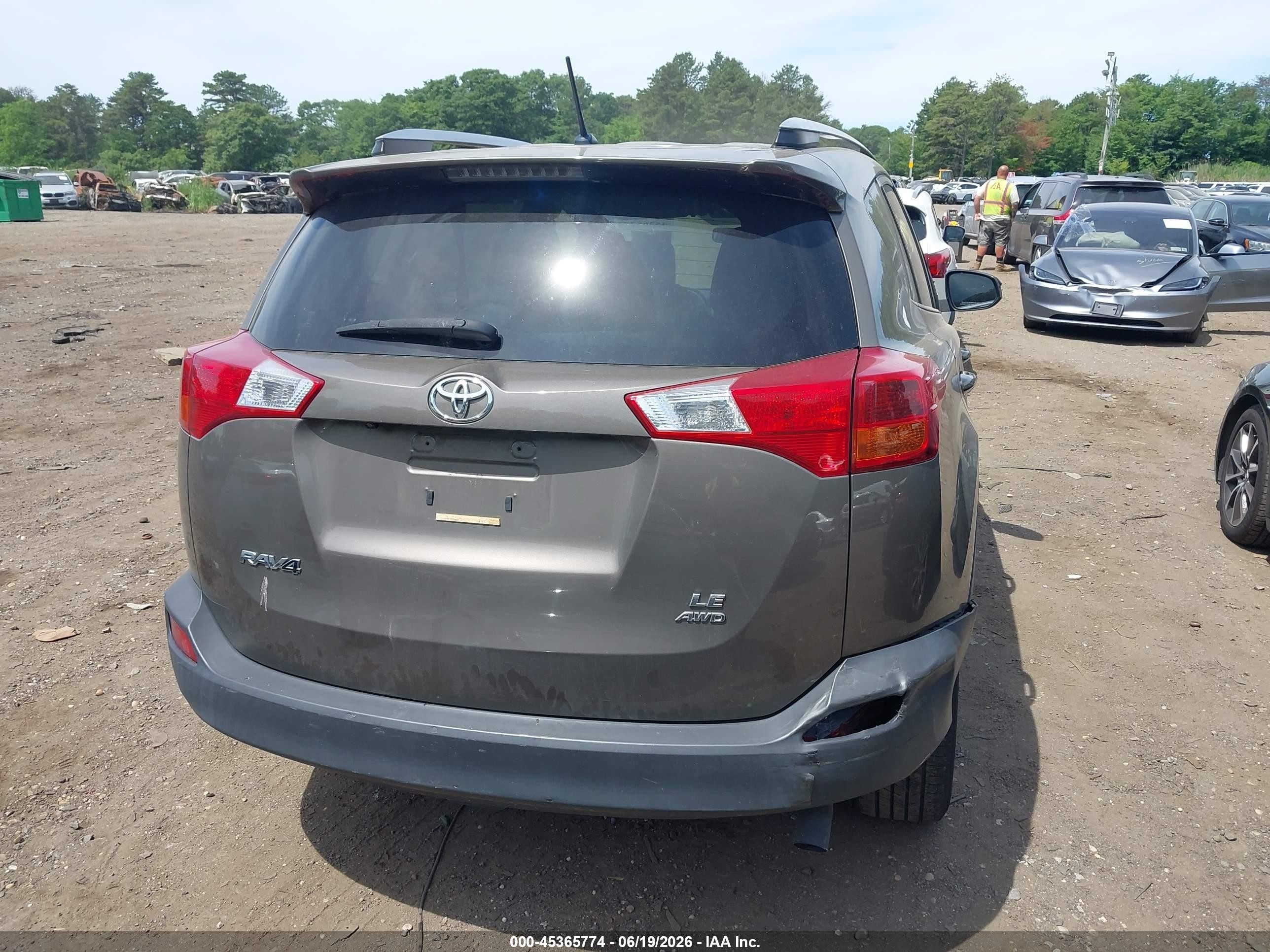 2015 Toyota Rav4 Le Gray vin: JTMBFREV5FD128851
