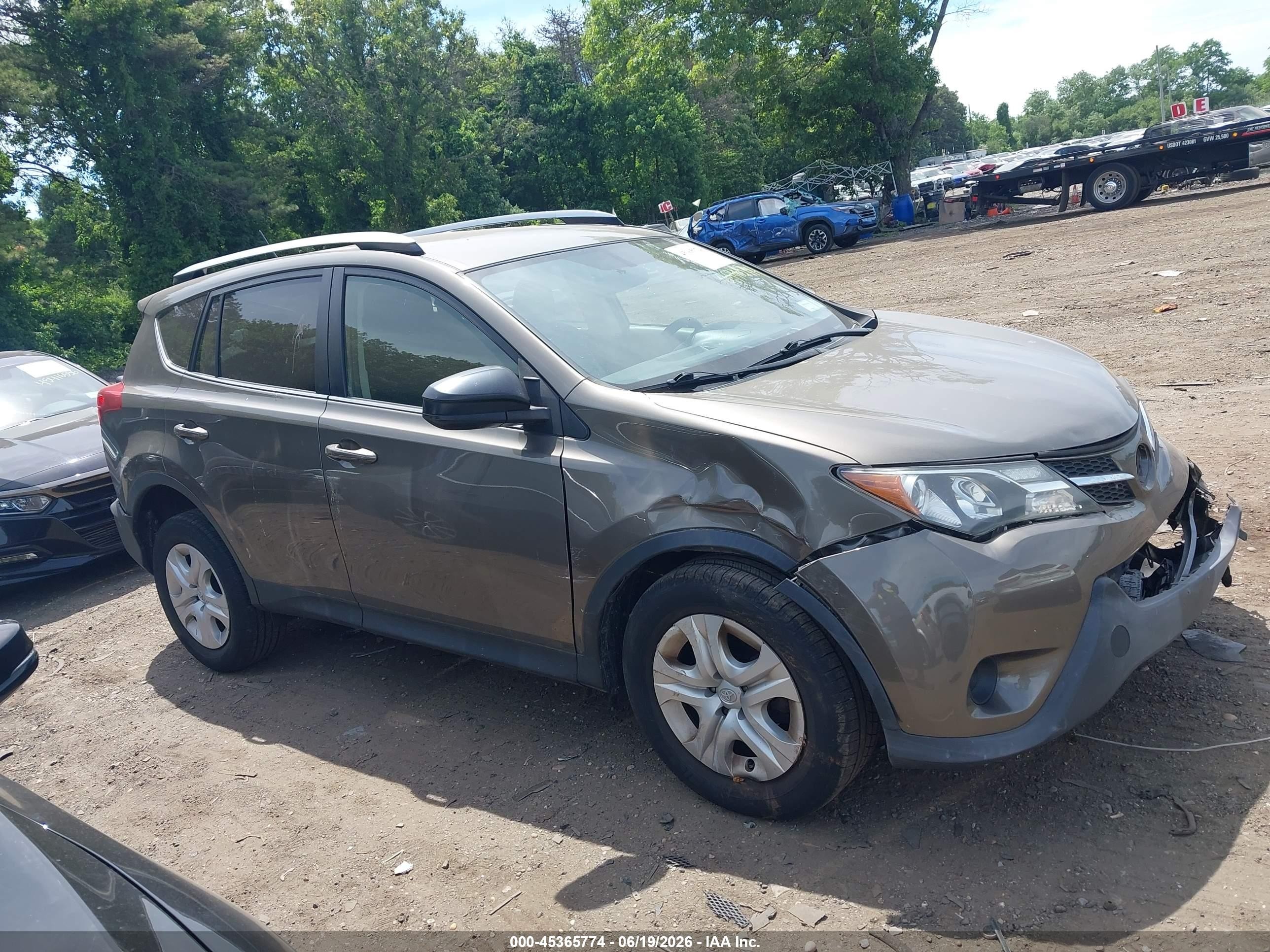 2015 Toyota Rav4 Le Gray vin: JTMBFREV5FD128851