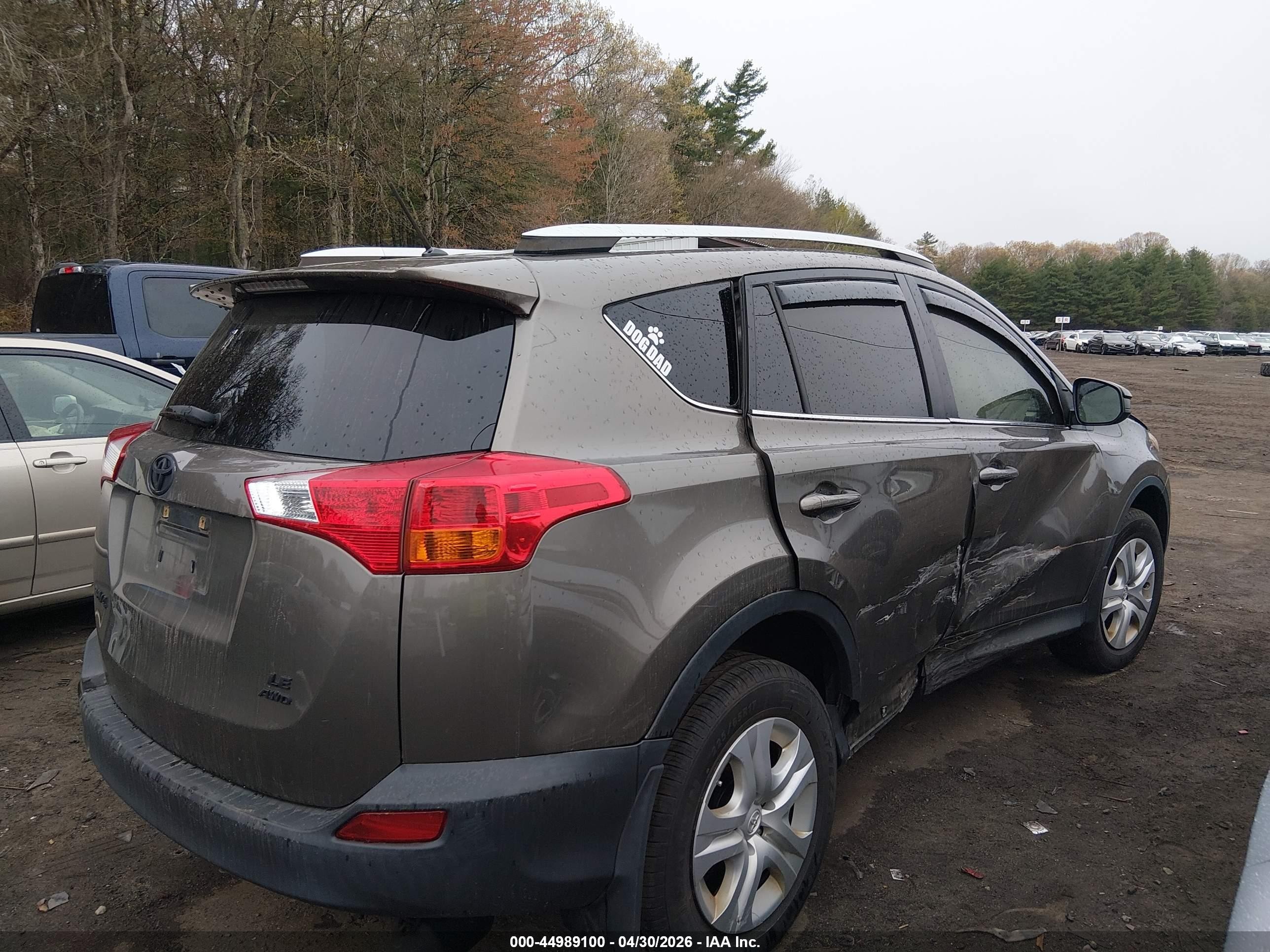 2015 Toyota Rav4 Le Brown vin: JTMBFREV5FD130177