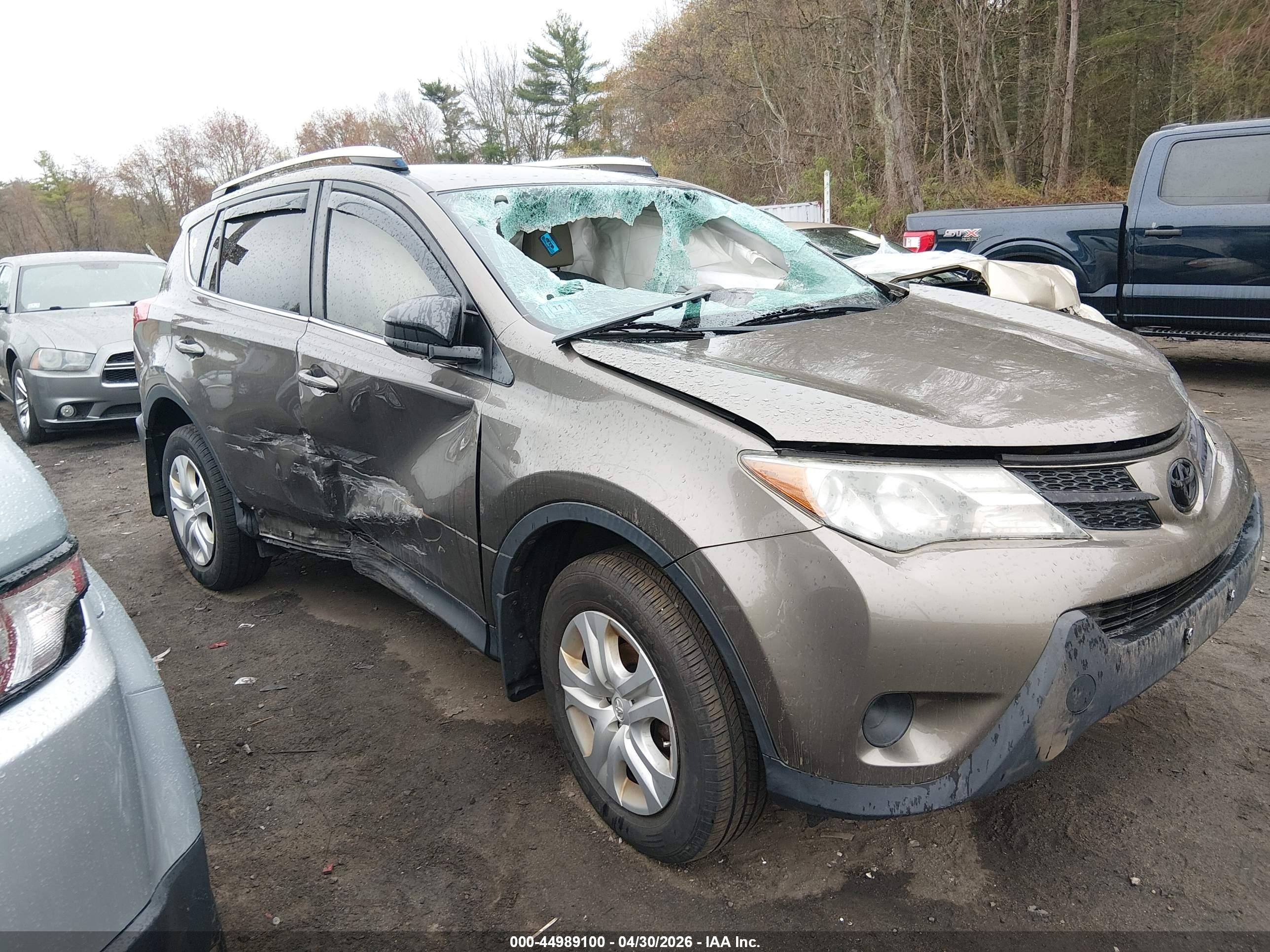 2015 Toyota Rav4 Le Brown vin: JTMBFREV5FD130177