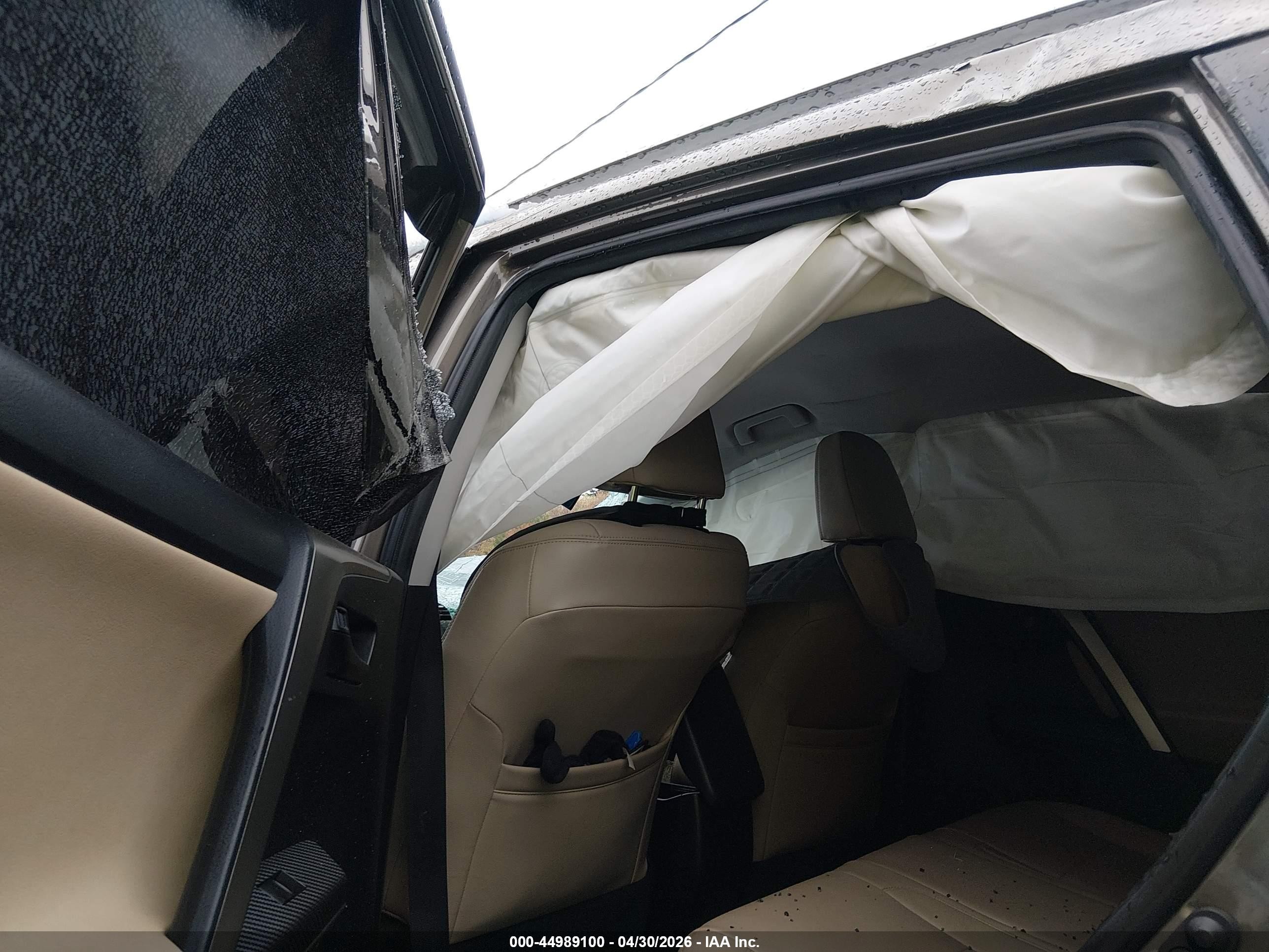 2015 Toyota Rav4 Le Brown vin: JTMBFREV5FD130177