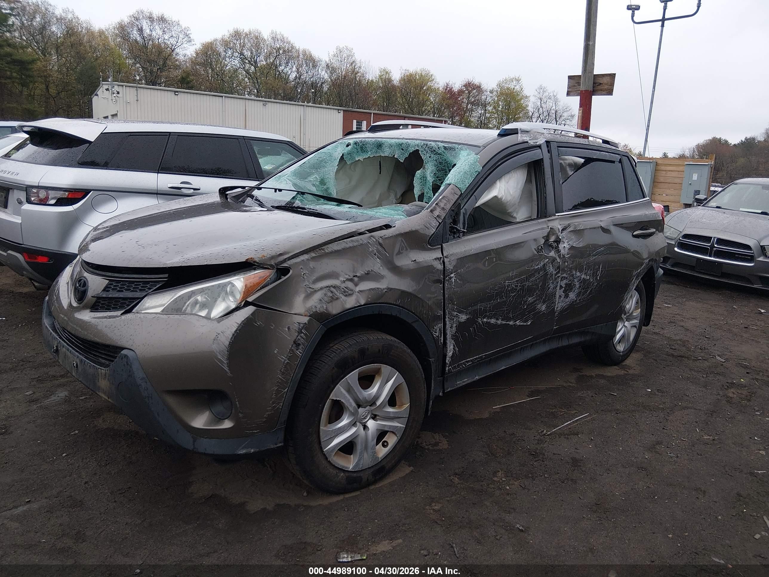 2015 Toyota Rav4 Le Brown vin: JTMBFREV5FD130177