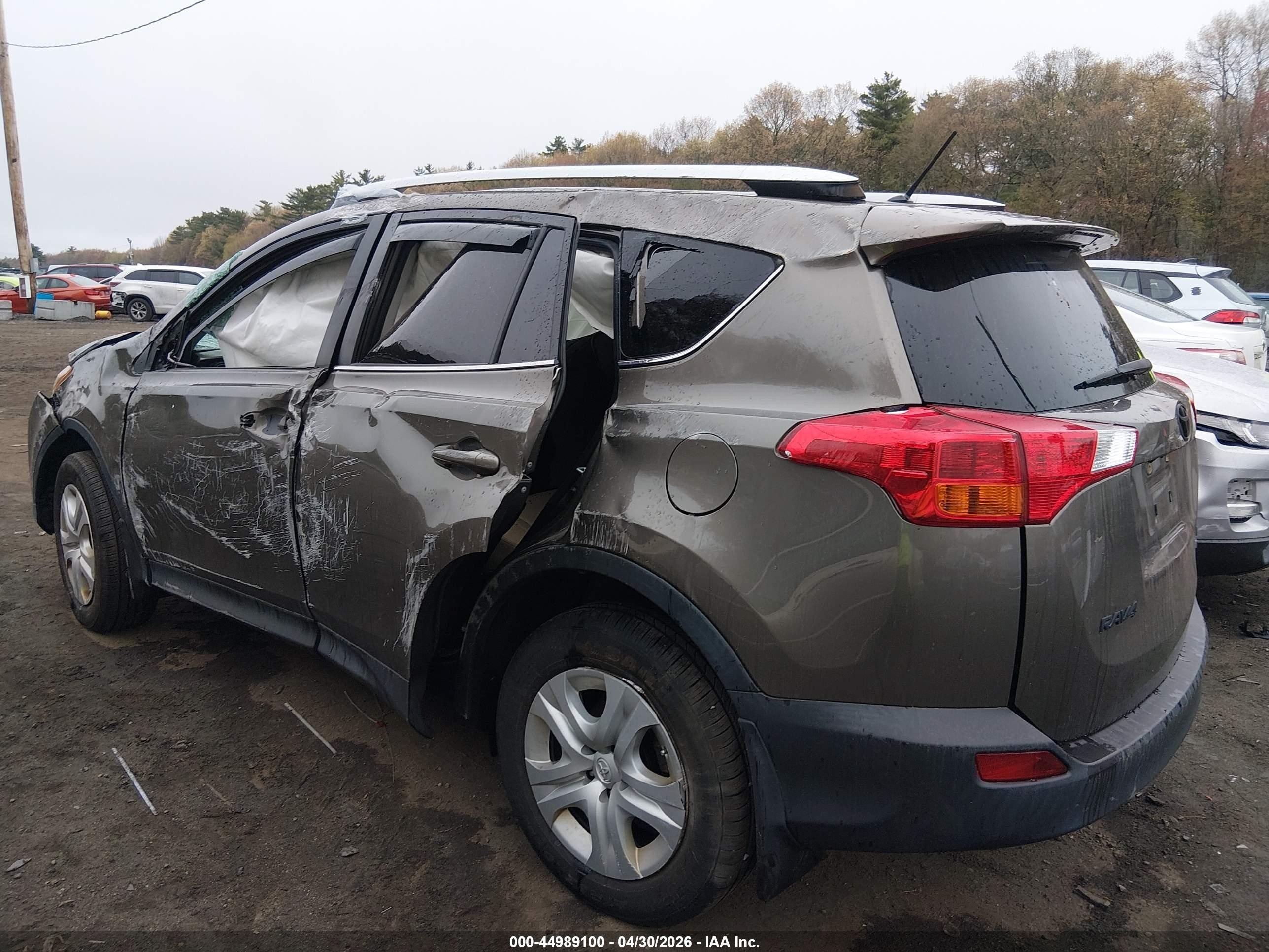 2015 Toyota Rav4 Le Brown vin: JTMBFREV5FD130177