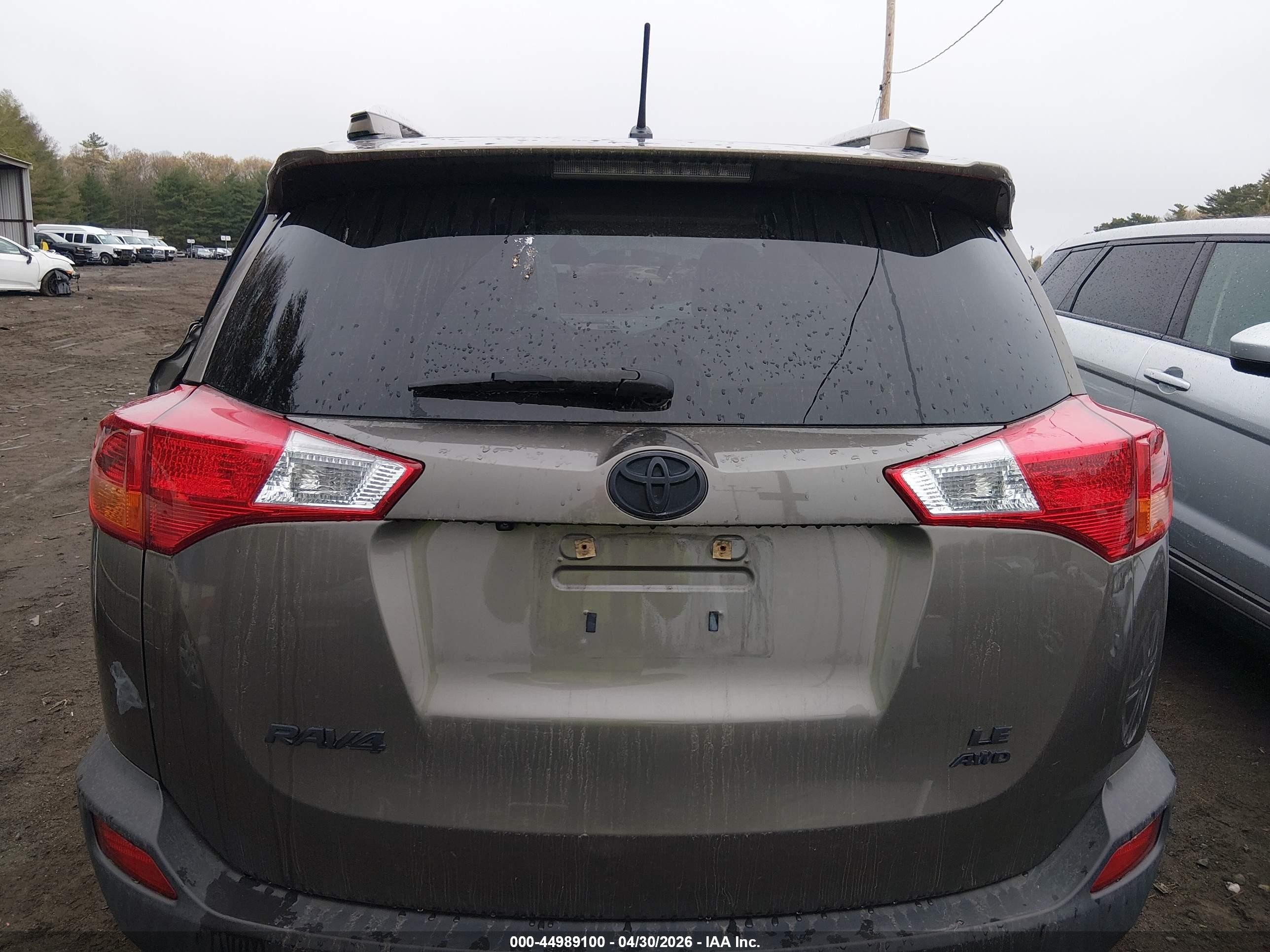 2015 Toyota Rav4 Le Brown vin: JTMBFREV5FD130177