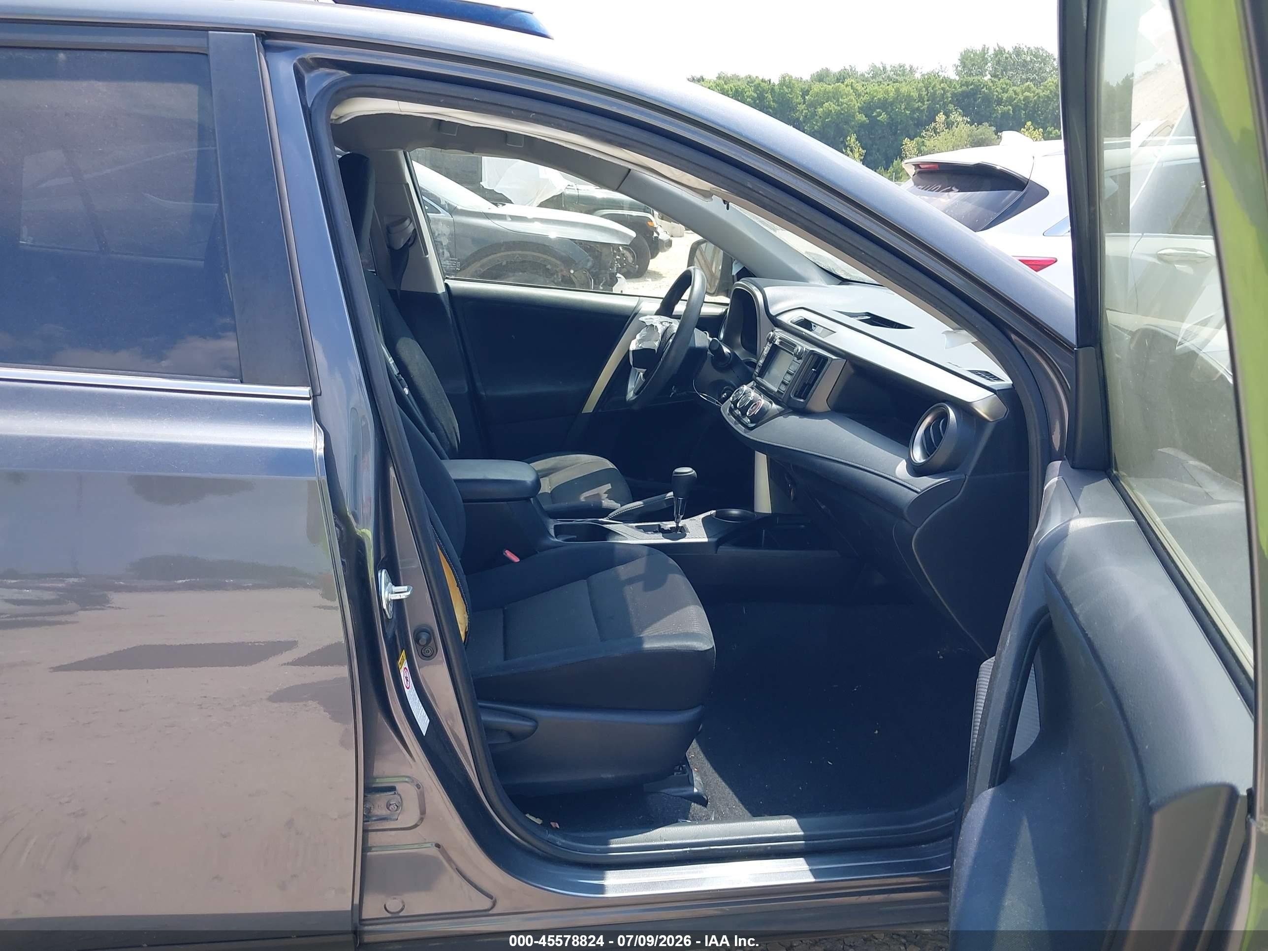 2015 Toyota Rav4 Le Серый vin: JTMBFREV5FD143897