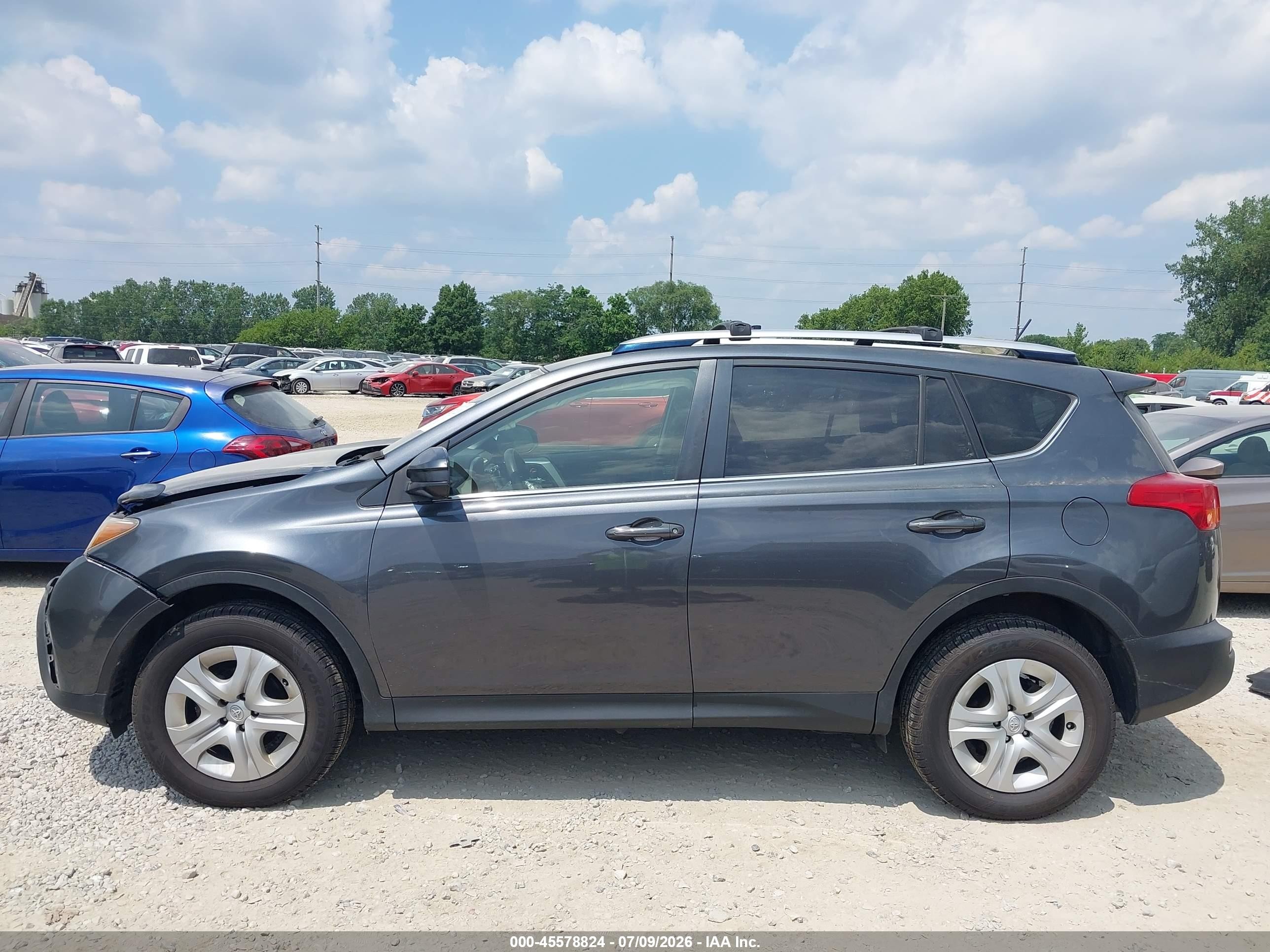 2015 Toyota Rav4 Le Серый vin: JTMBFREV5FD143897