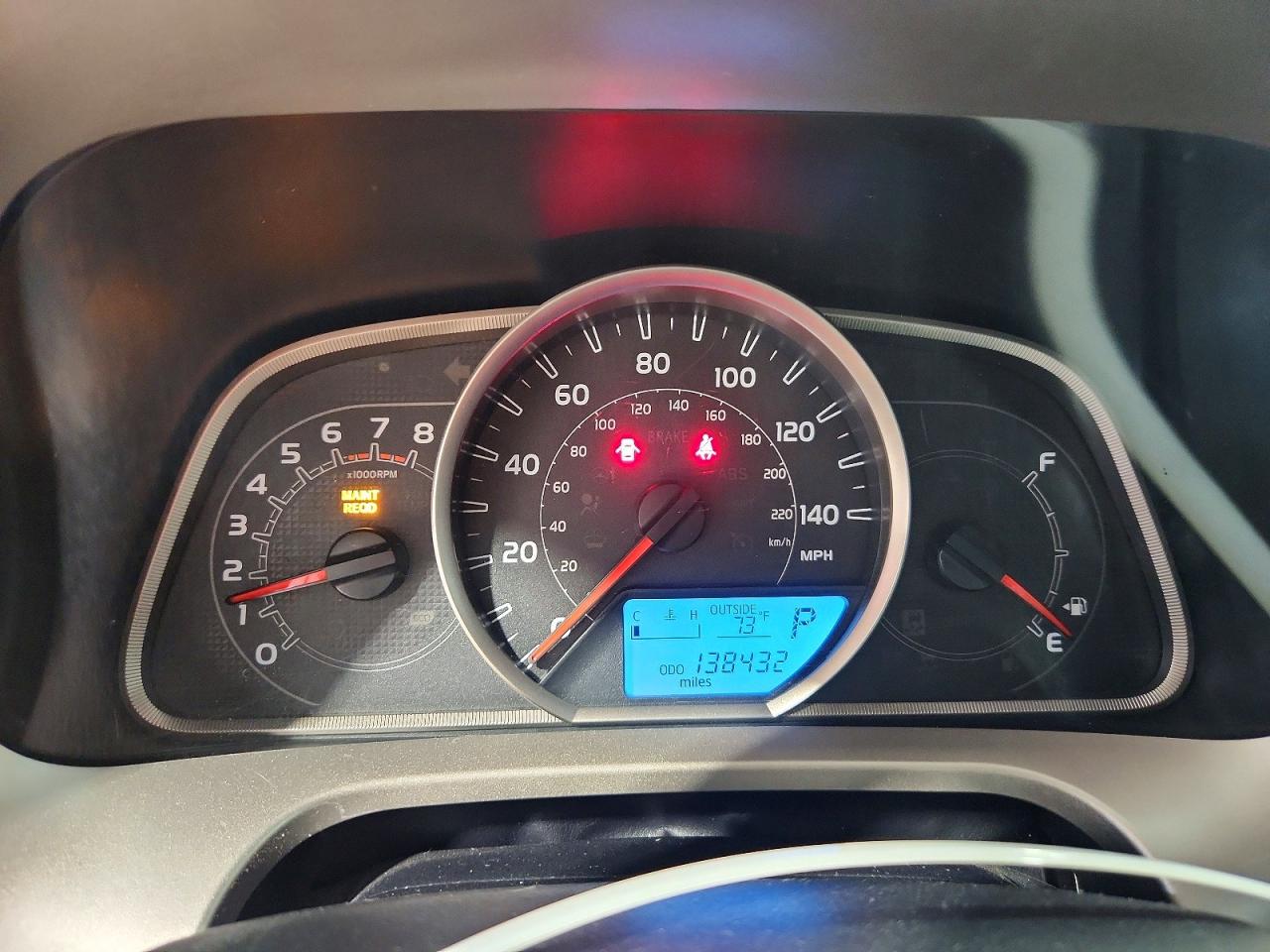 2015 Toyota Rav4 Le Silver vin: JTMBFREV5FJ037158