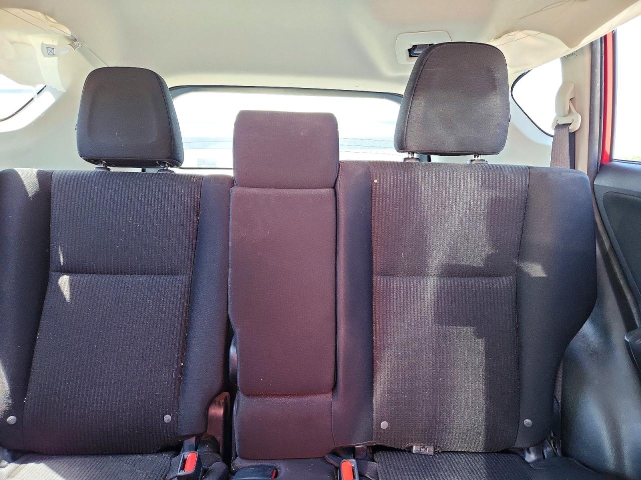 2016 Toyota Rav4 Le Красный vin: JTMBFREV5GJ068265
