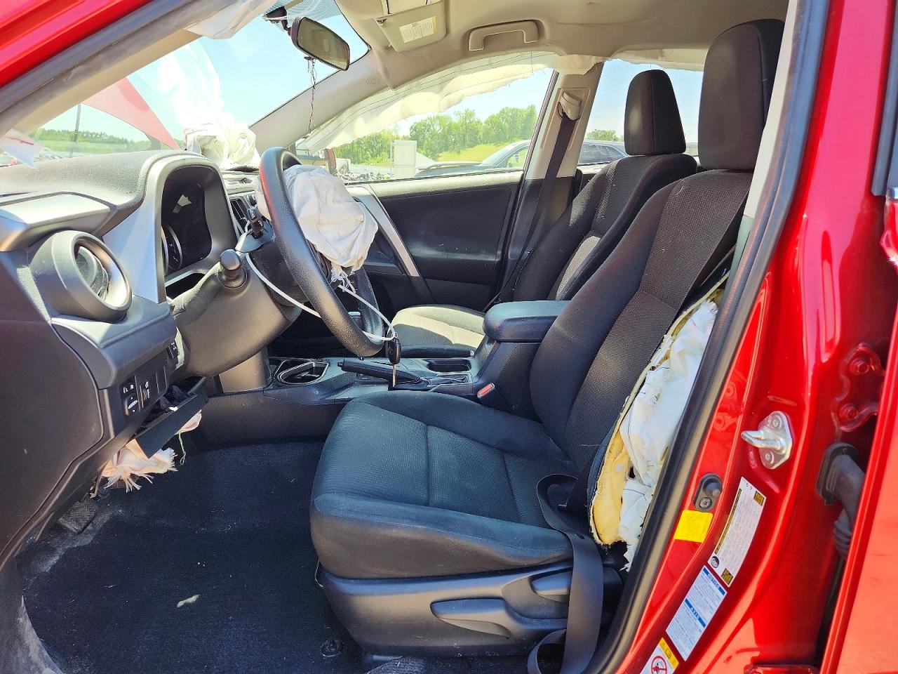 2016 Toyota Rav4 Le Красный vin: JTMBFREV5GJ068265