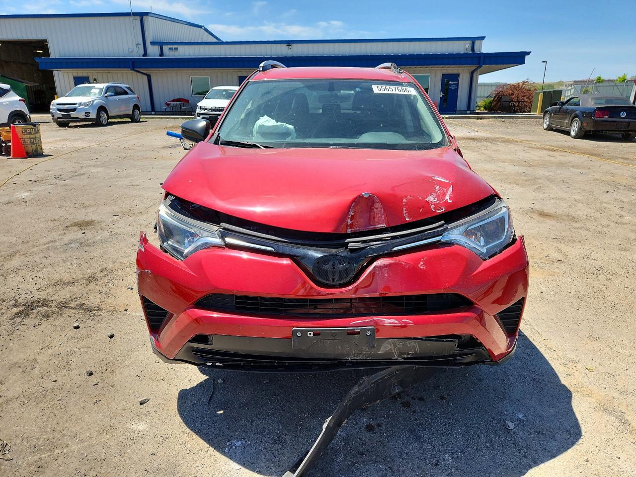2016 Toyota Rav4 Le Красный vin: JTMBFREV5GJ068265