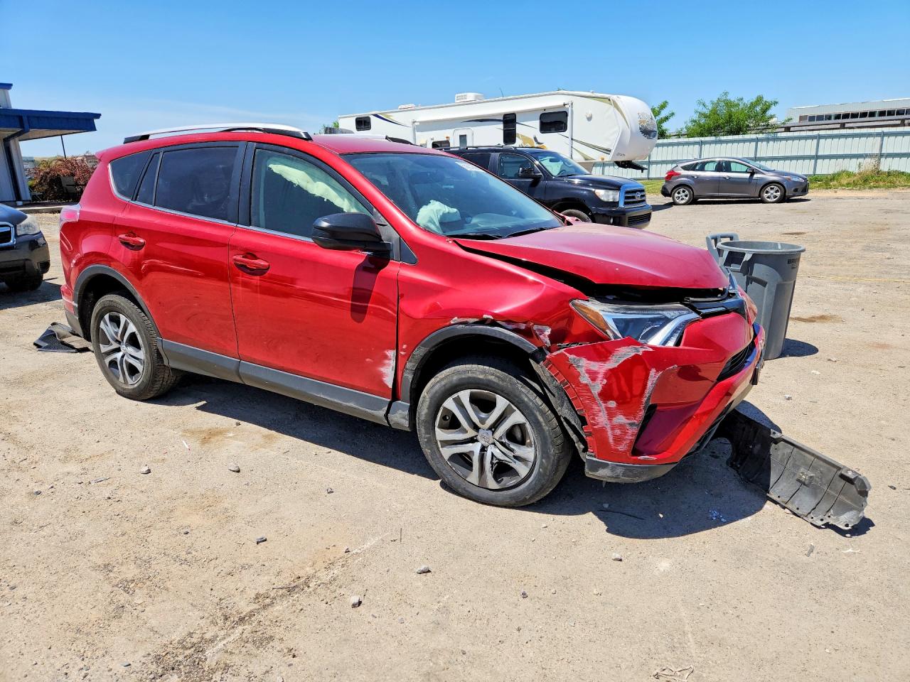 2016 Toyota Rav4 Le Красный vin: JTMBFREV5GJ068265