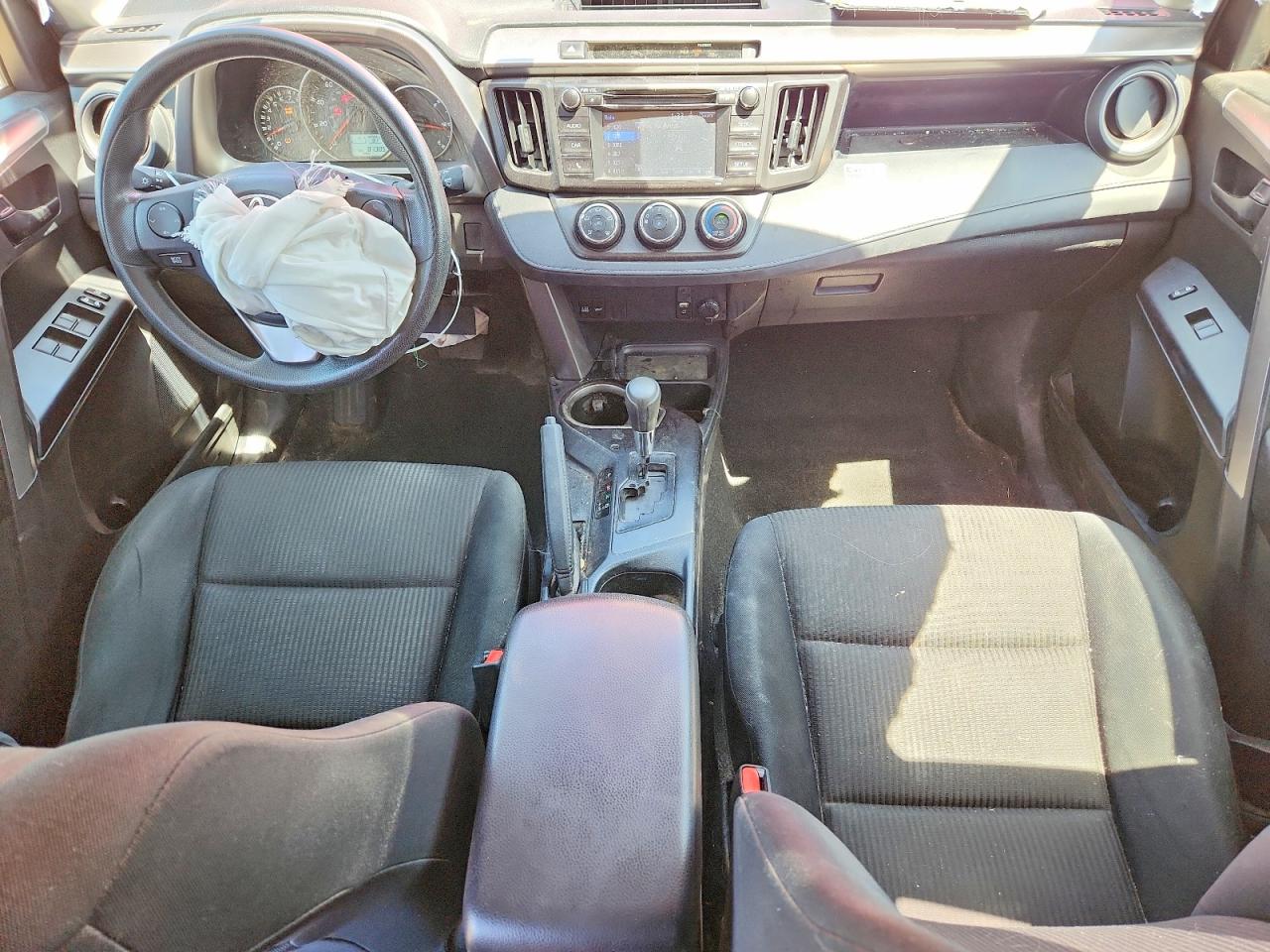 2016 Toyota Rav4 Le Красный vin: JTMBFREV5GJ068265
