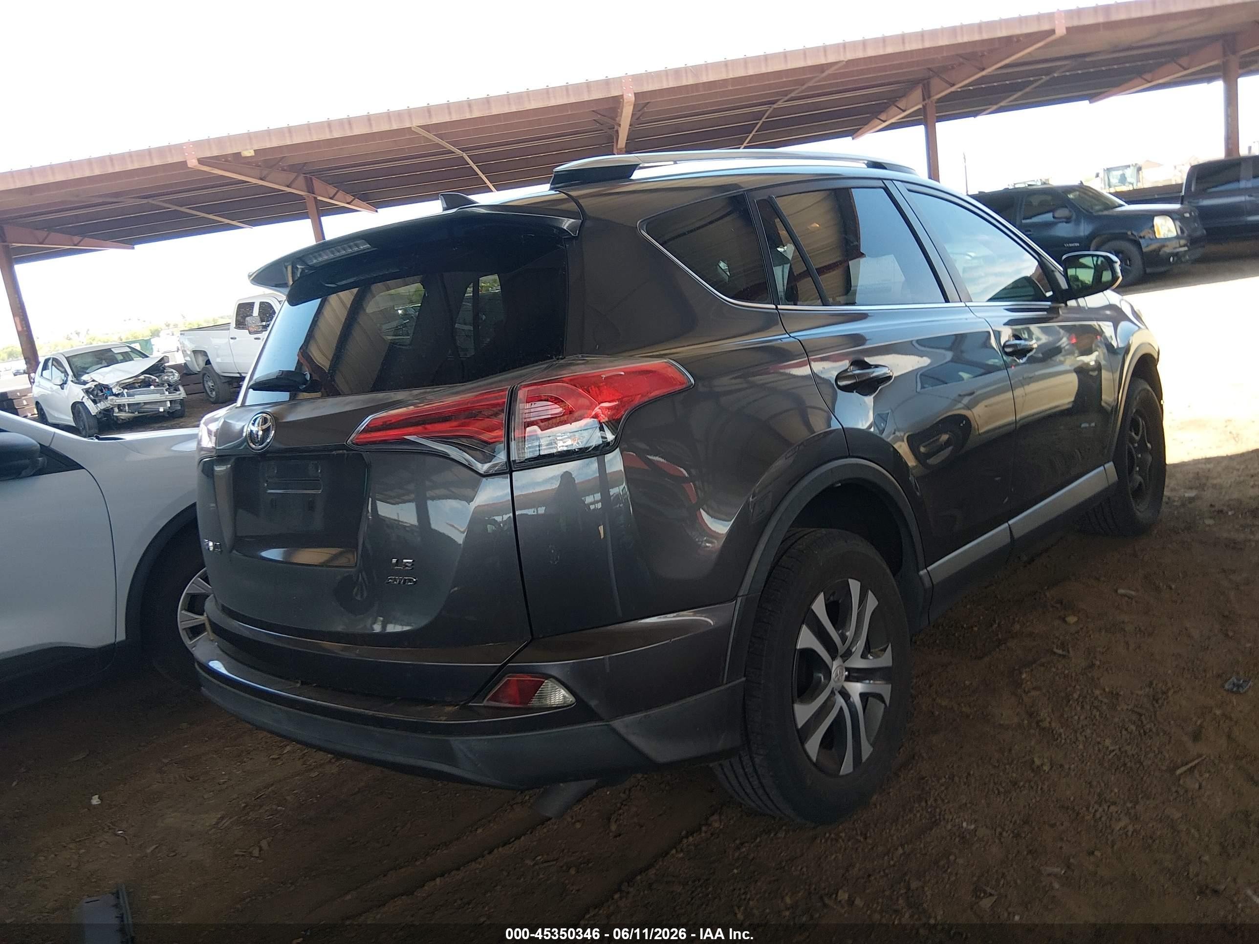 2016 Toyota Rav4 Le Gray vin: JTMBFREV5GJ088466